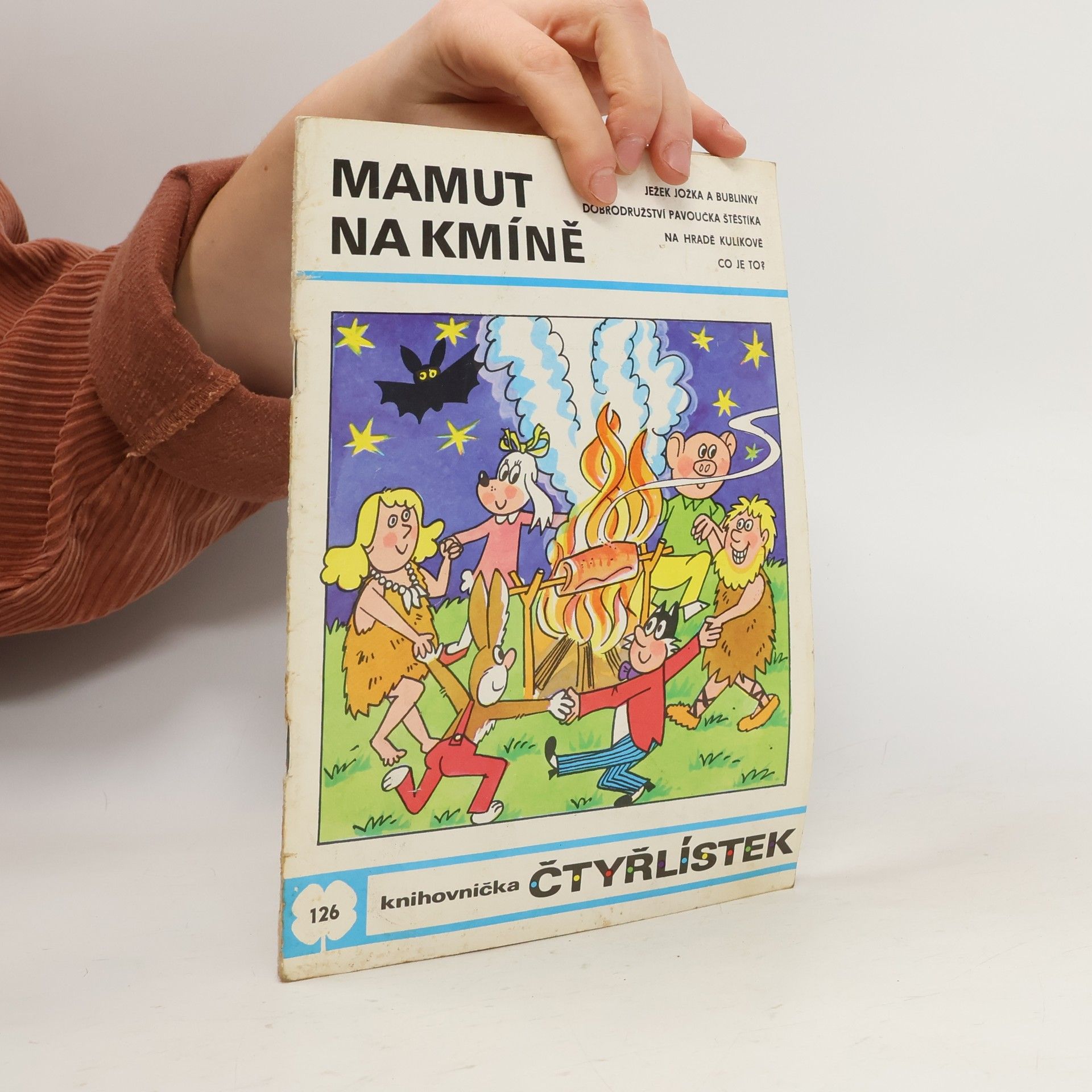 Ljuba Štíplová Čtyřlístek 126. Mamut na kmíně