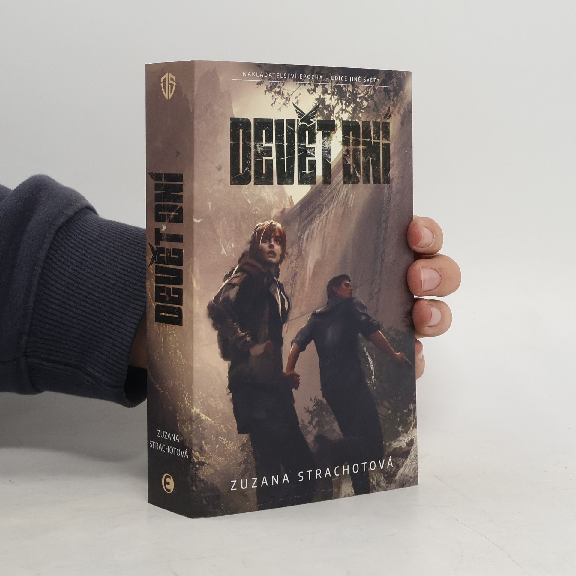 Zuzana Strachotová Devět dní