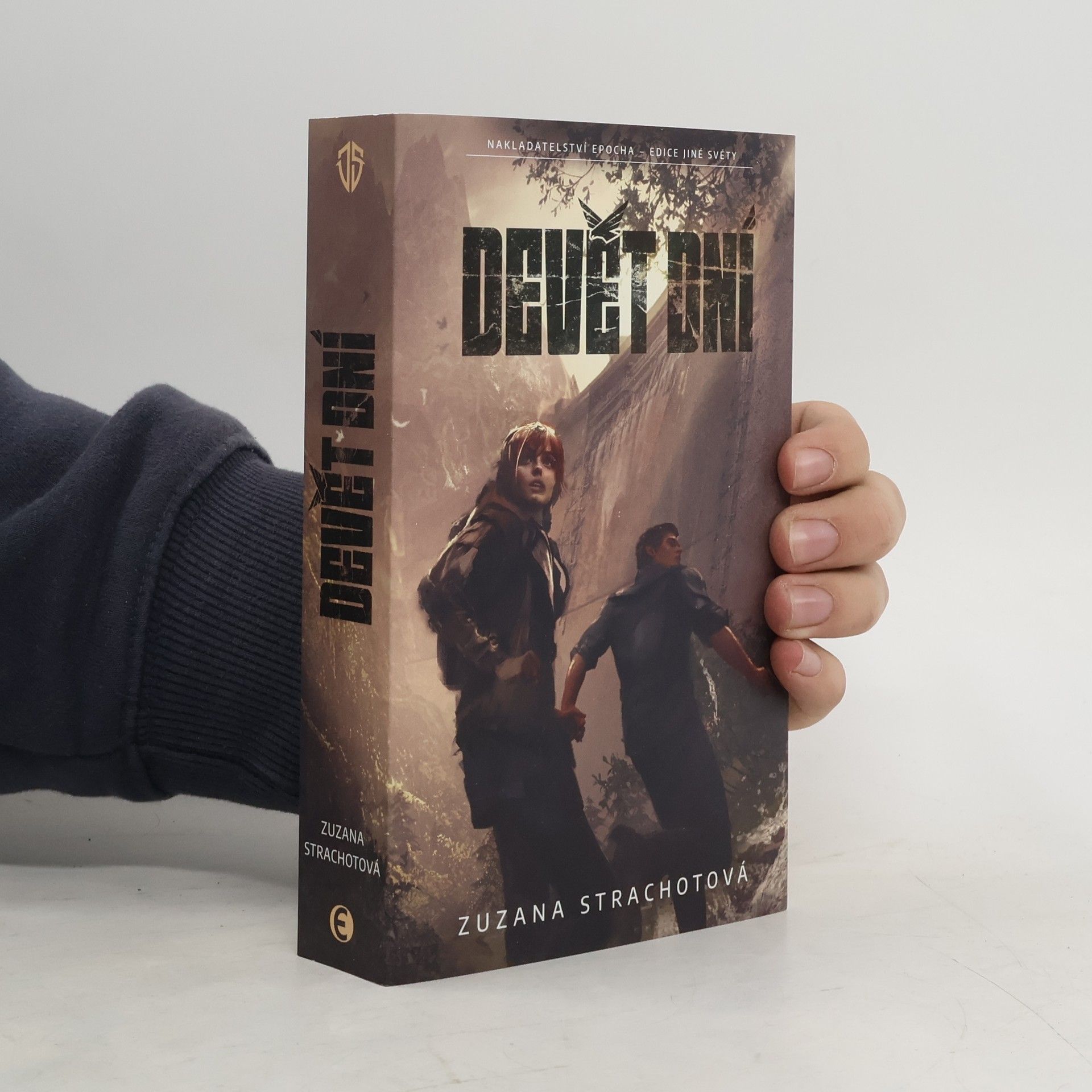 Zuzana Strachotová Devět dní