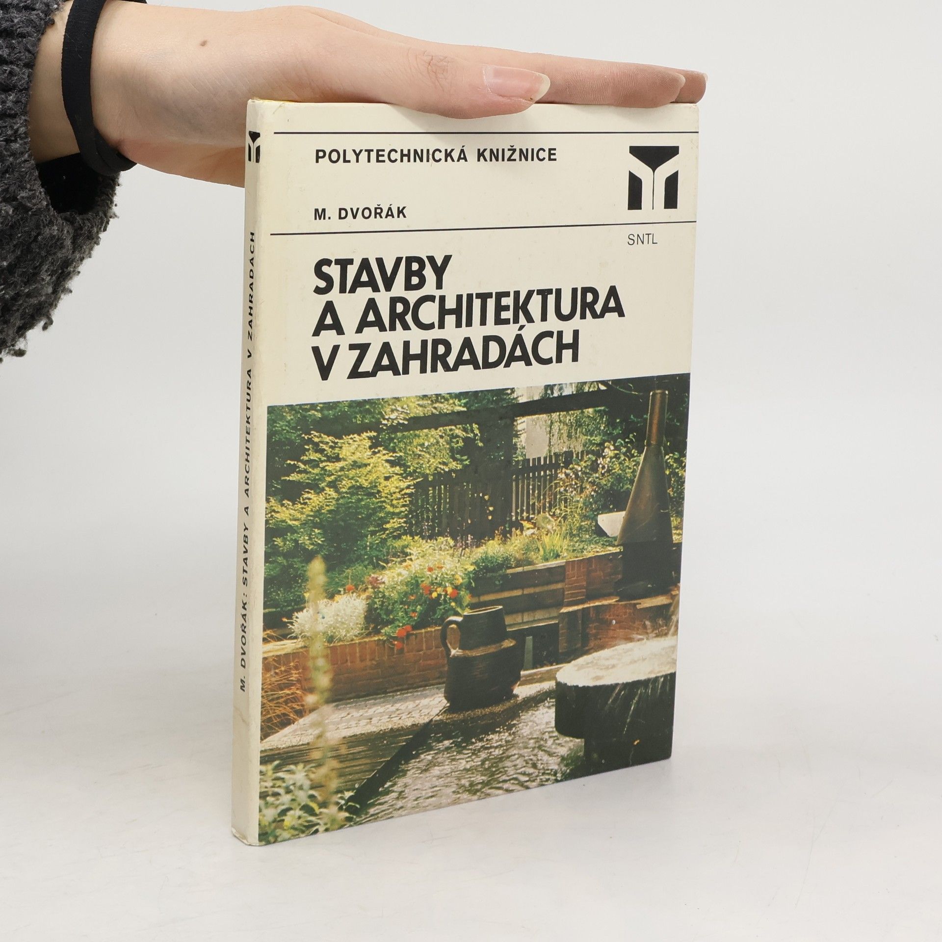 Stavby a architektura v zahradách