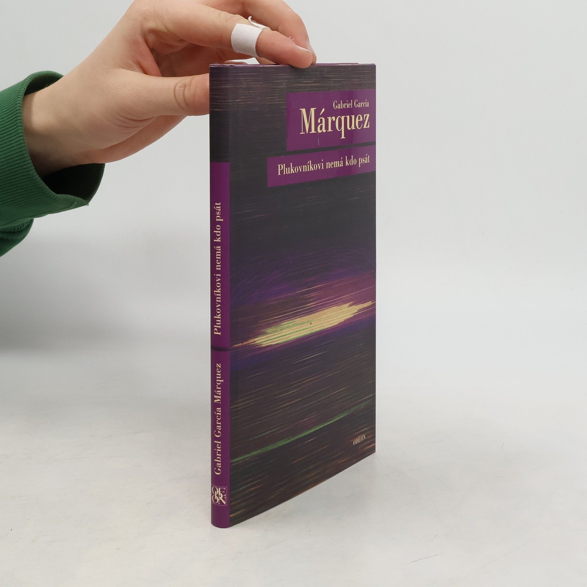 Gabriel García Márquez Plukovníkovi nemá kdo psát