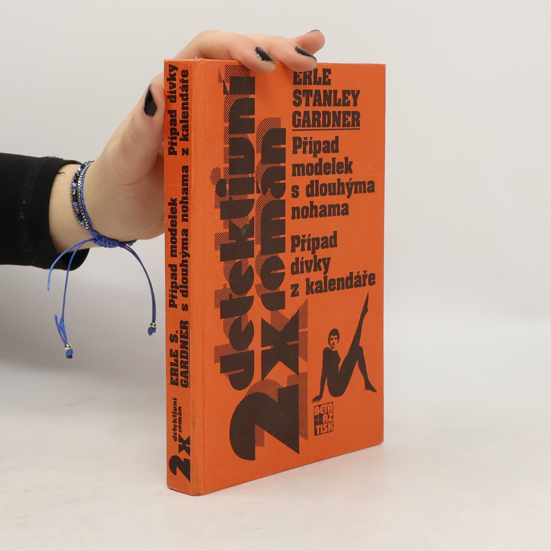 Případ modelek s dlouhýma nohama. Případ dívky z kalendáře