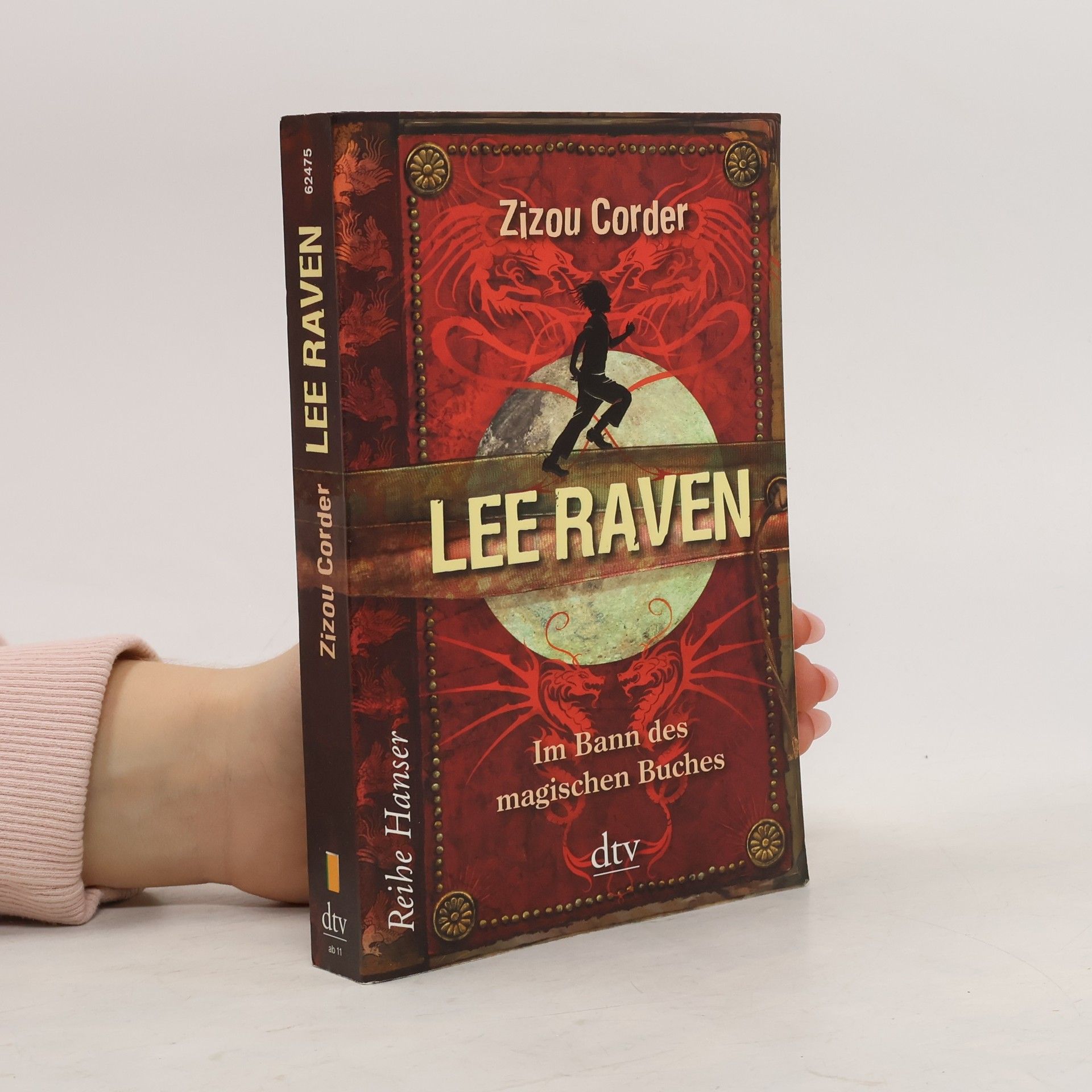 Zizou Corder Lee Raven