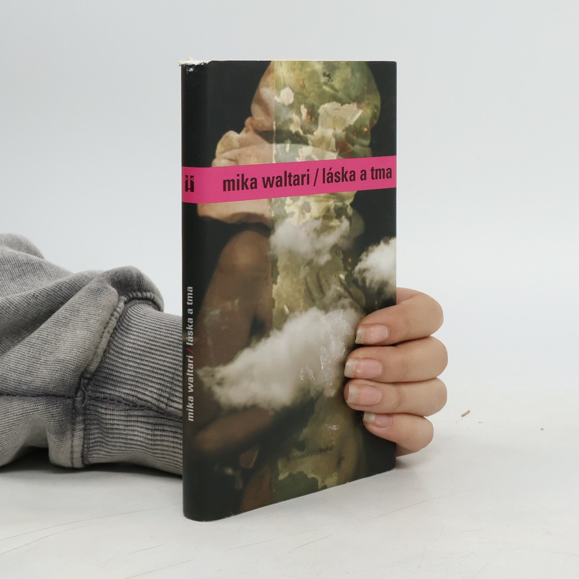 Mika Waltari Láska a tma