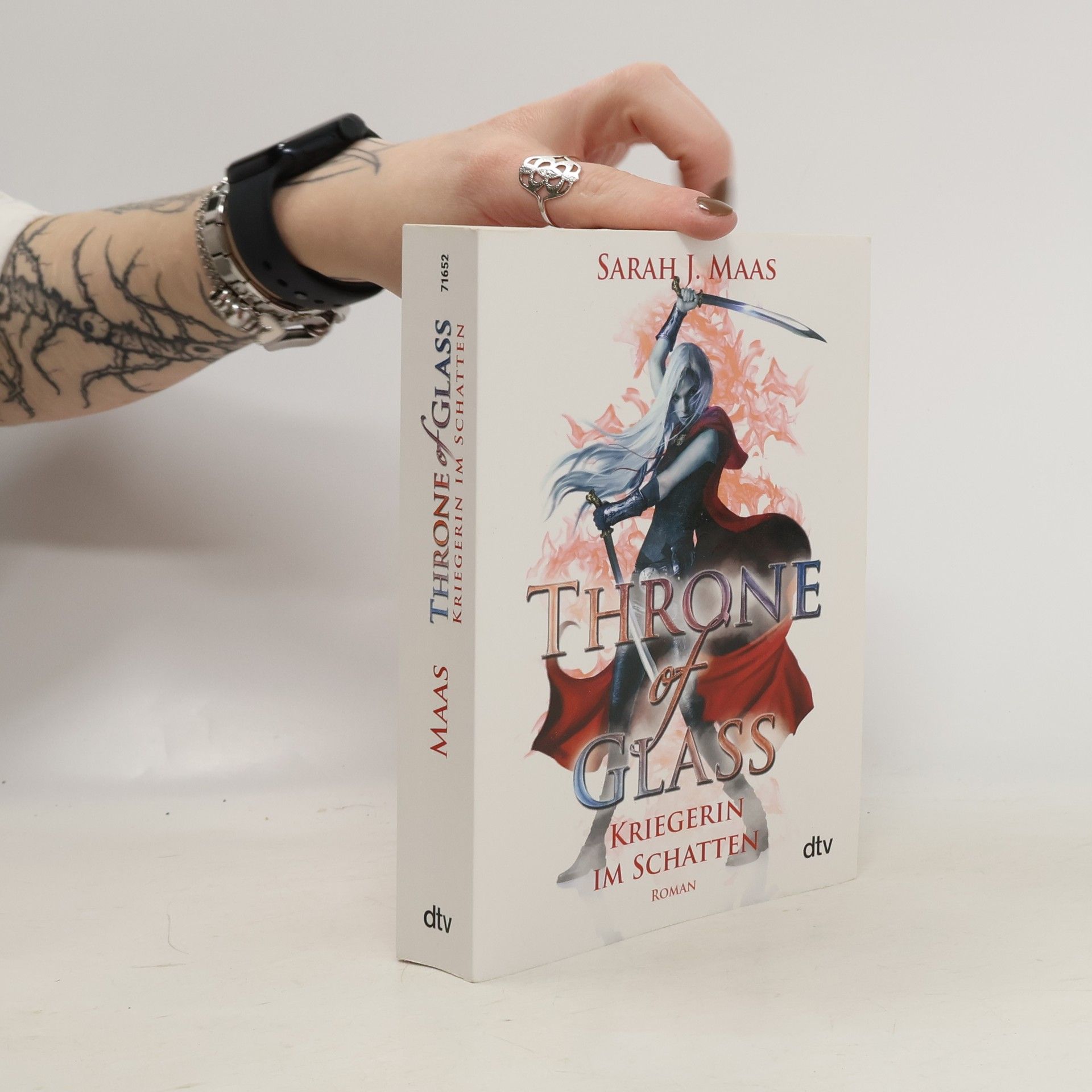 Sarah J. Maas Throne of Glass. Kriegerin im Schatten