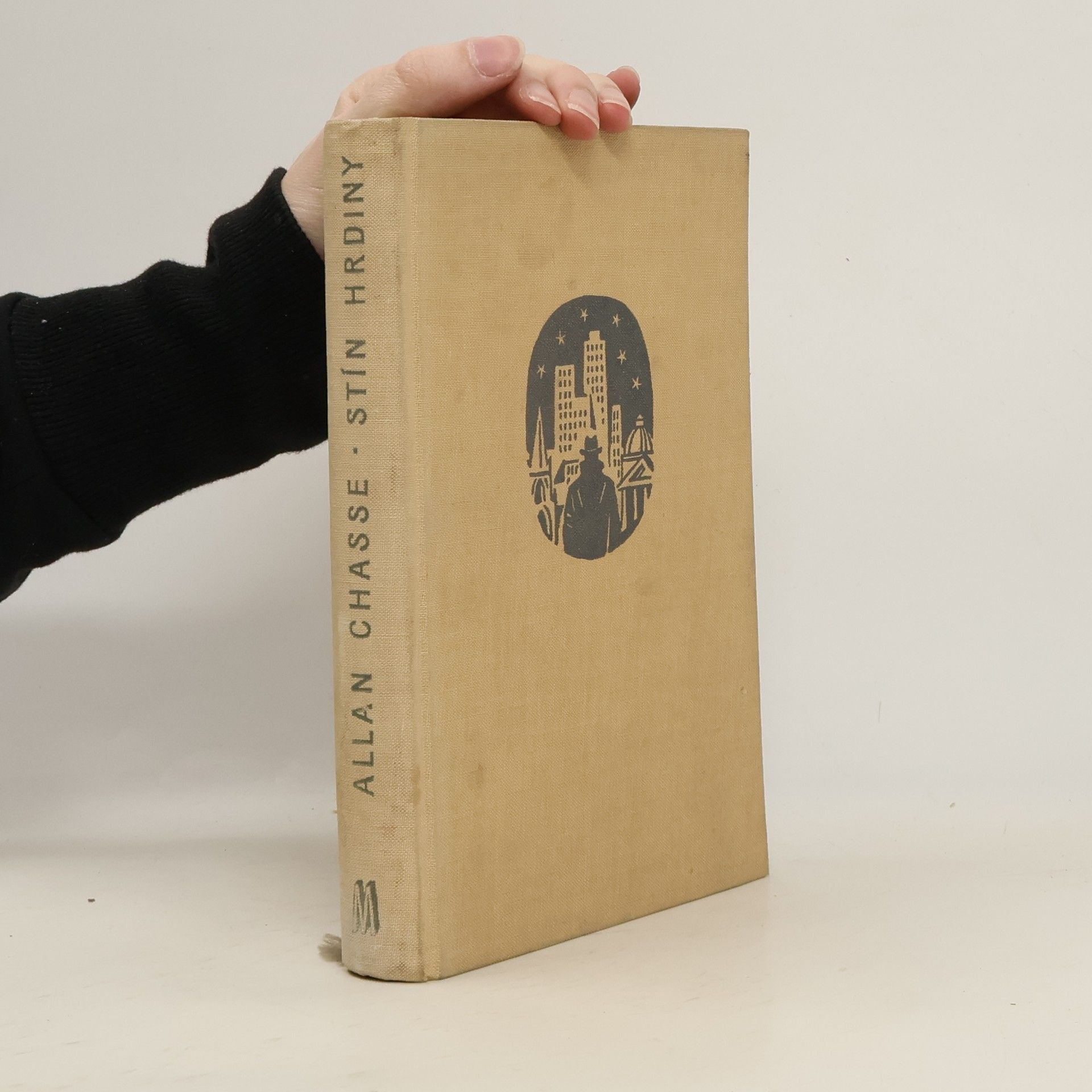 Allan Chase Stín hrdiny