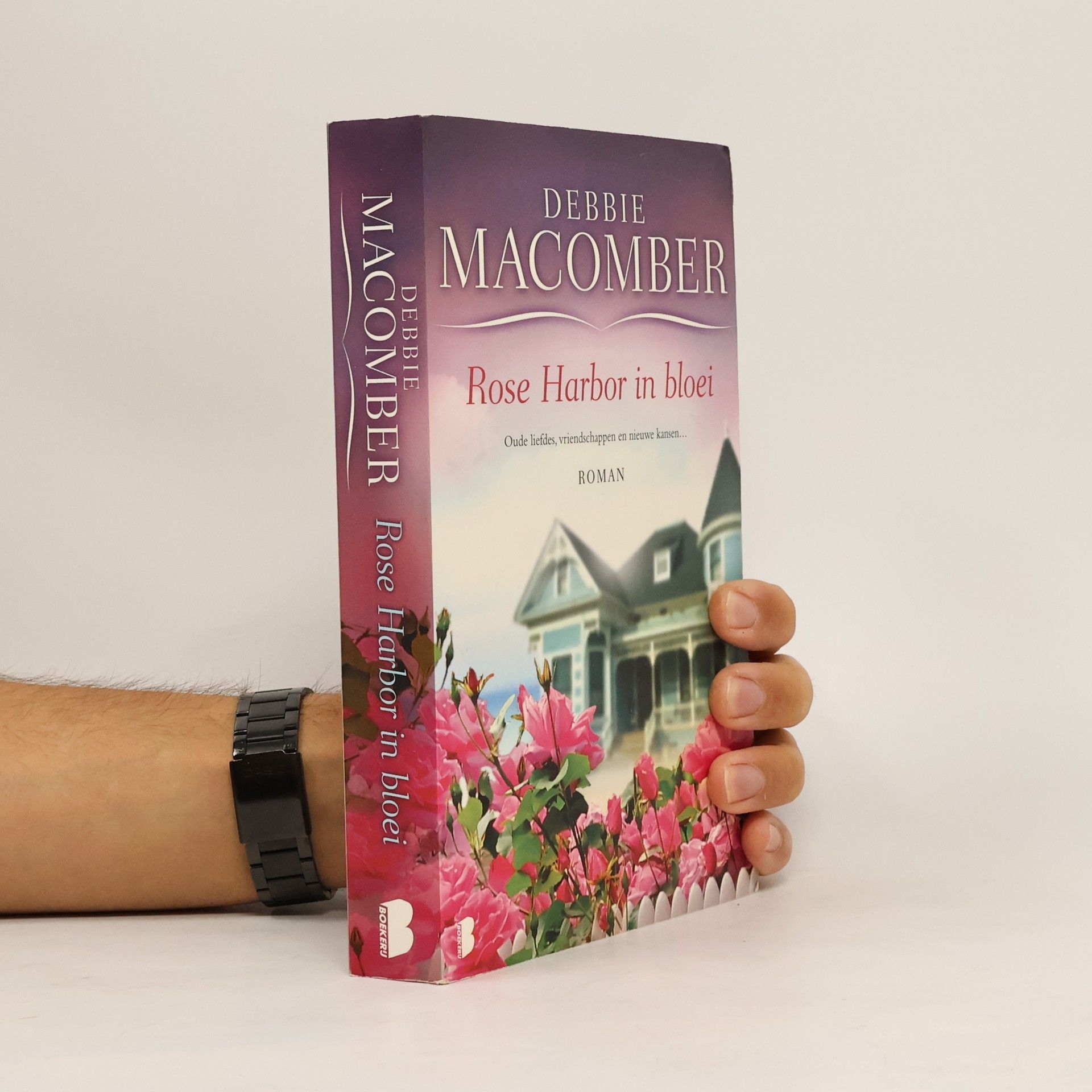 Rose Harbor in bloei