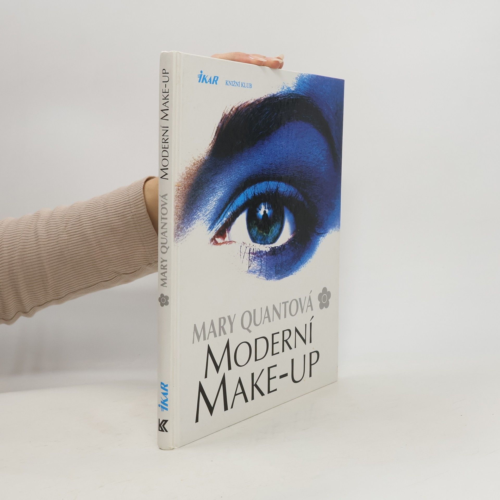 Moderní make-up