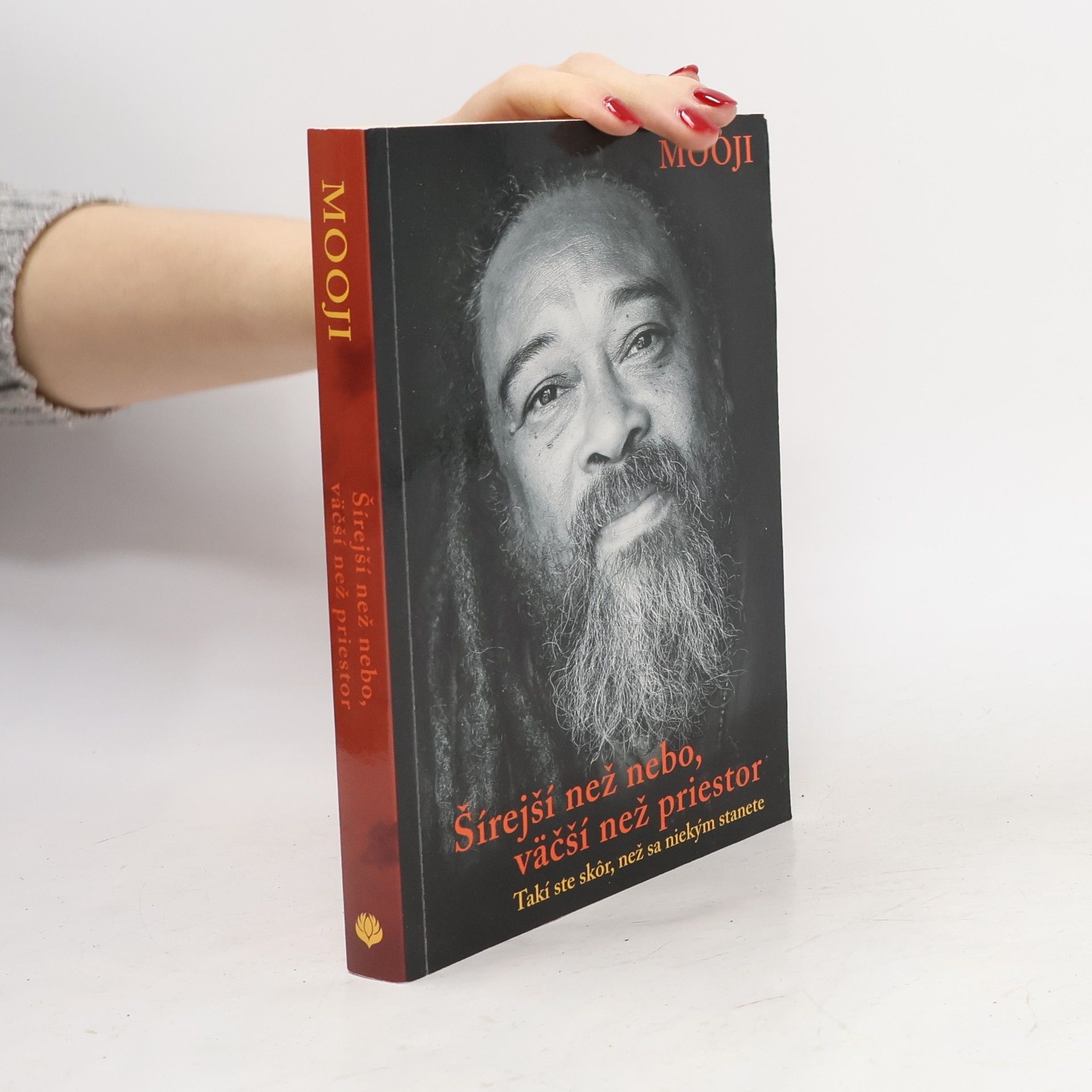 Mooji Šírejší než nebo, väčší než priestor