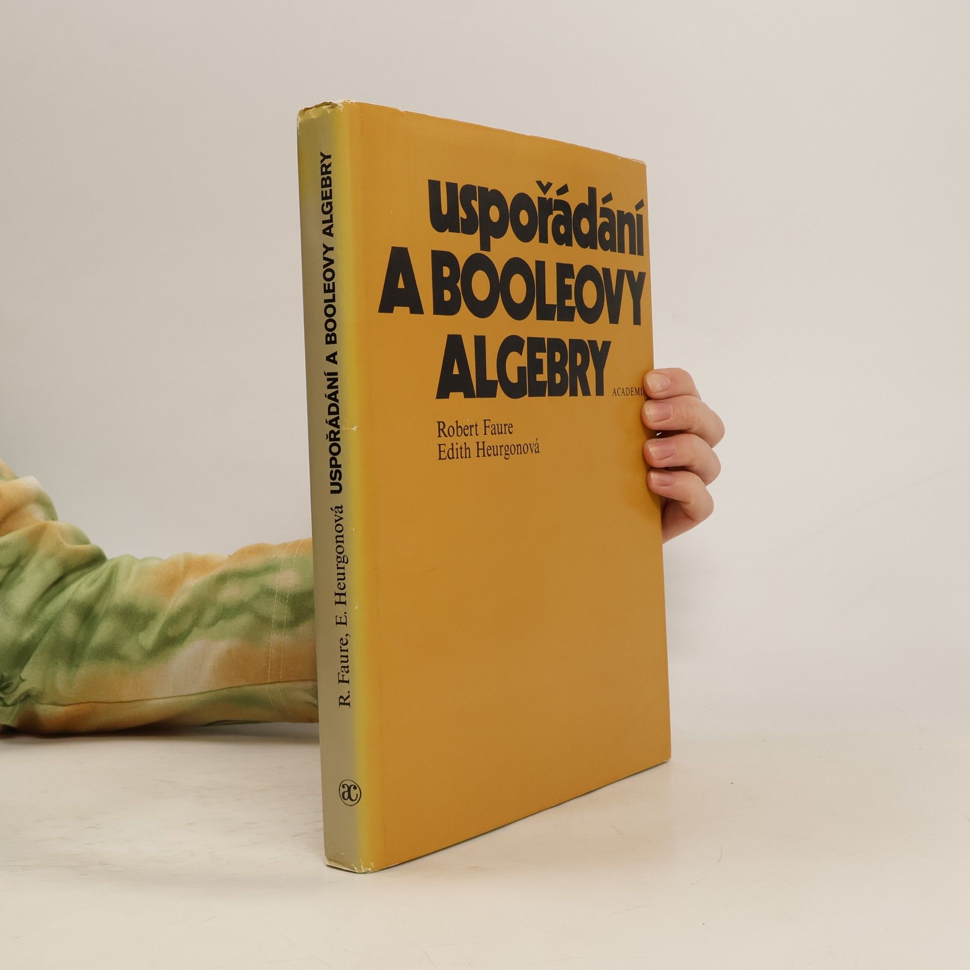 Uspořádání a Booleovy algebry