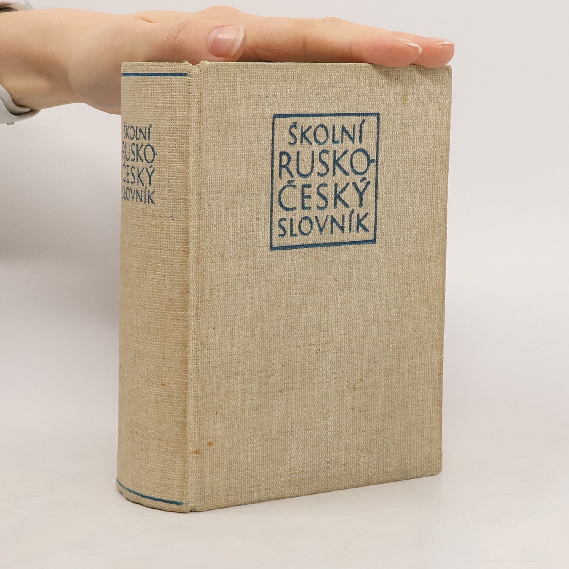 Auteurscollectief Školní rusko-český slovník