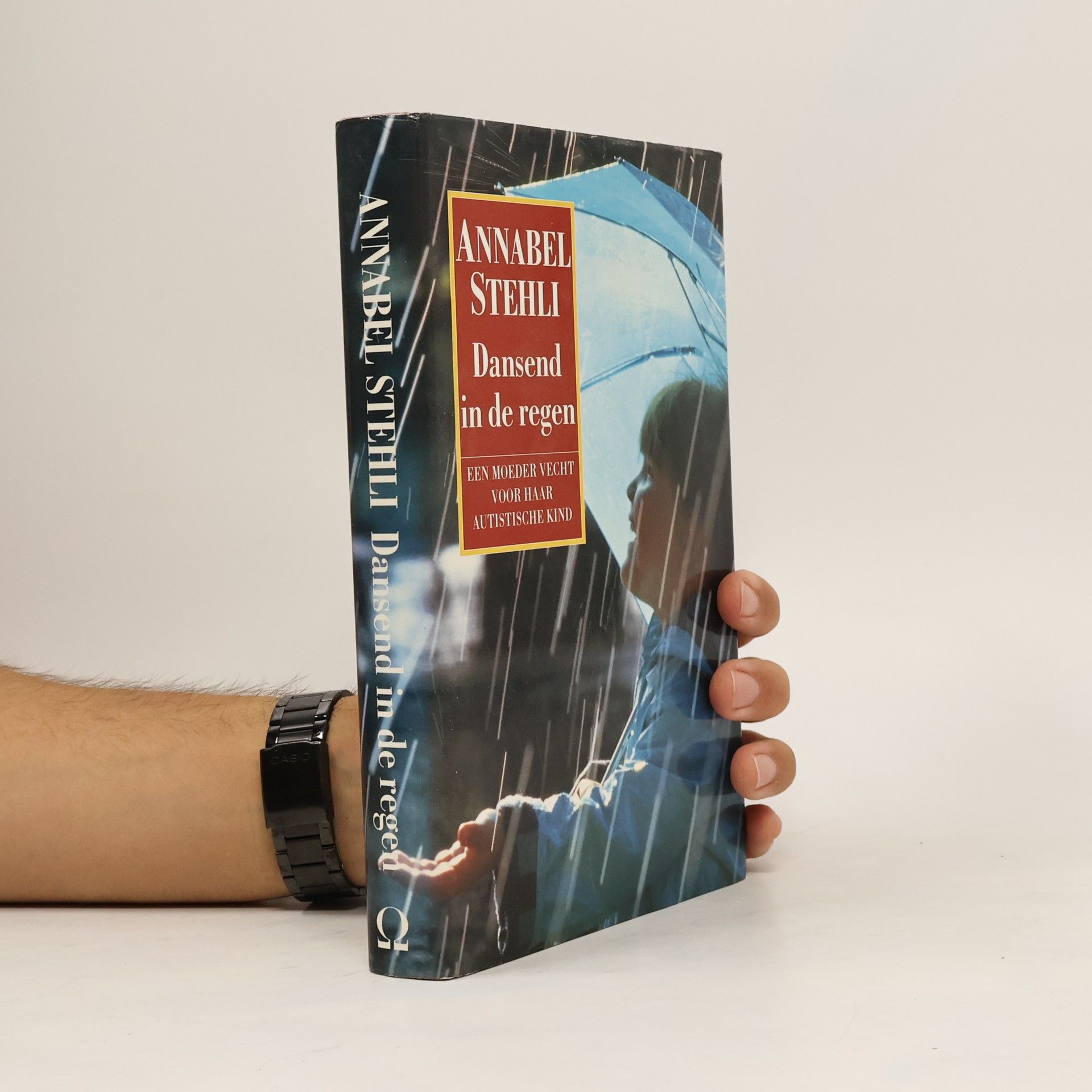 Annabel Stehli Dansend in de regen