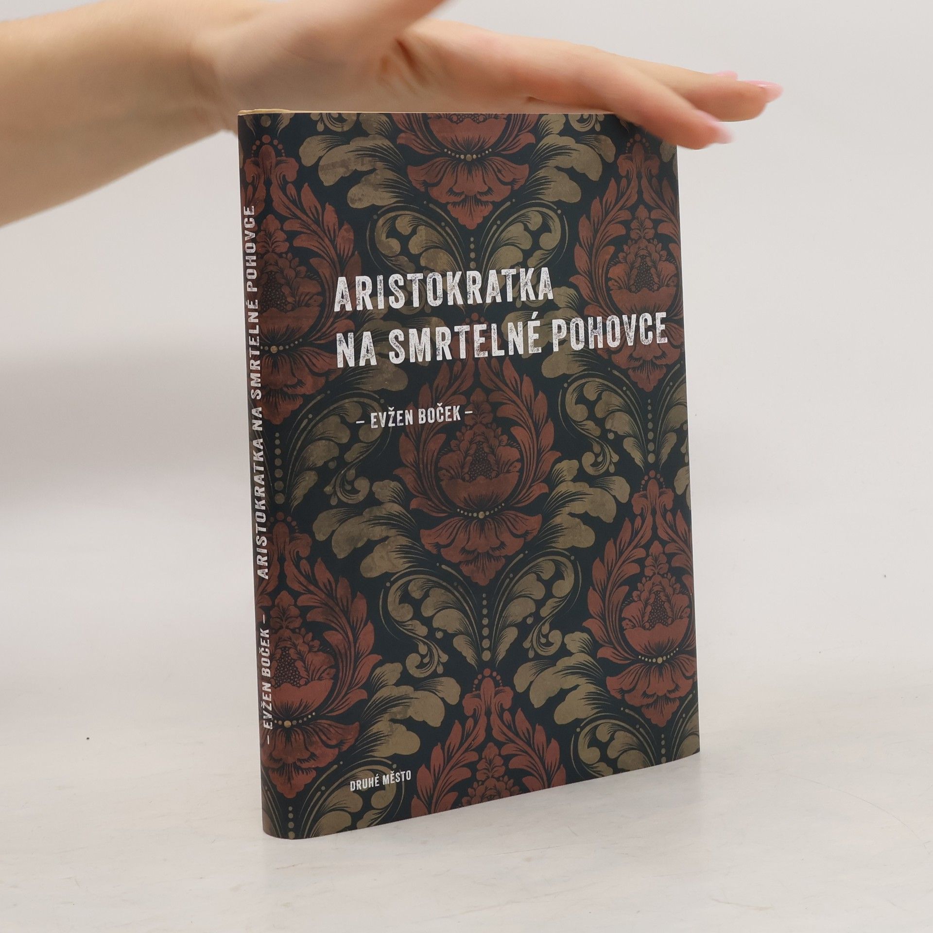 Aristokratka na smrtelné pohovce