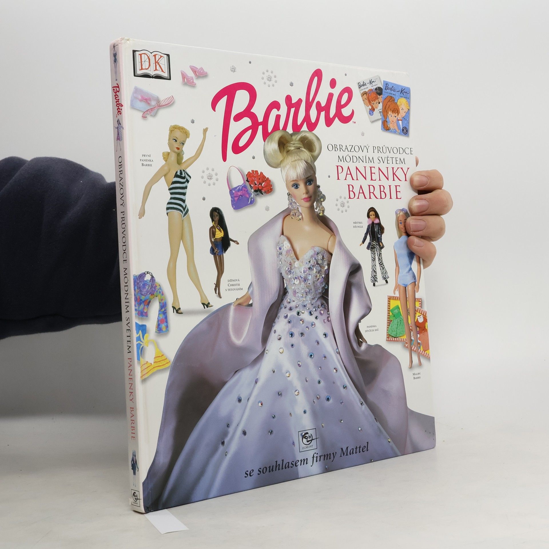Obrazový průvodce módním světem Barbie
