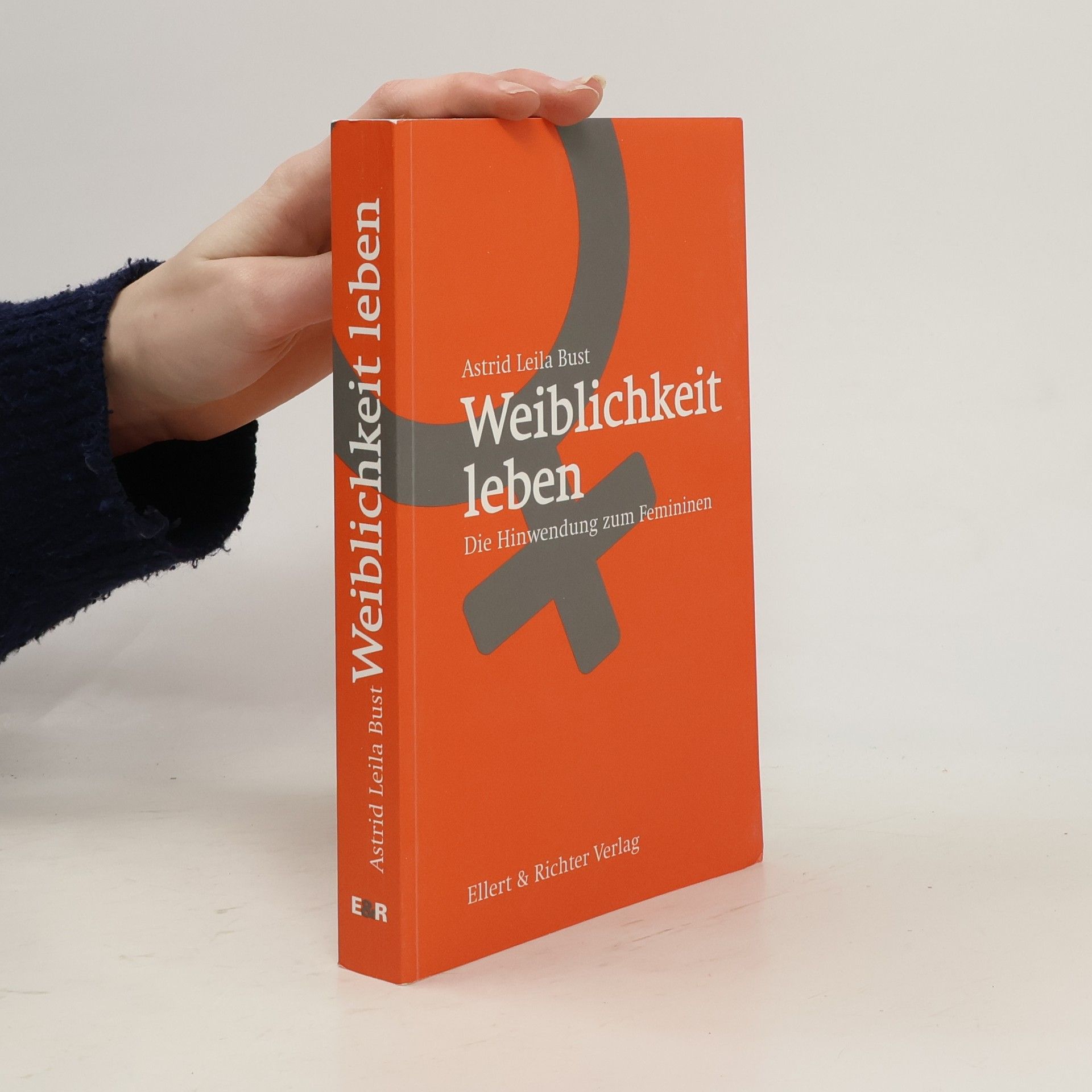 Leila Bust Weiblichkeit leben