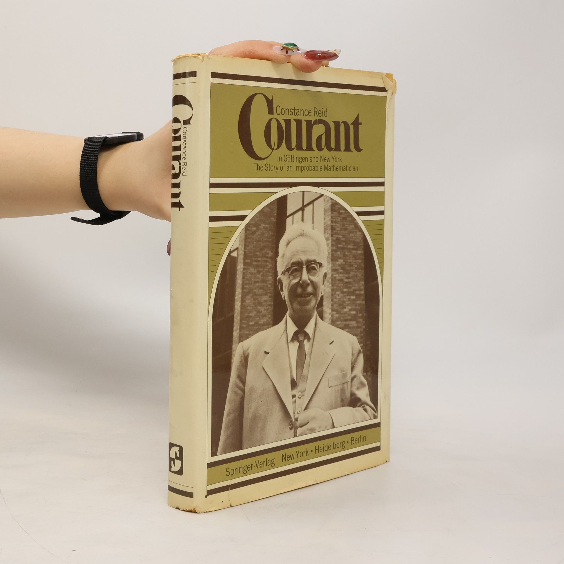 Courant in Göttingen and New York