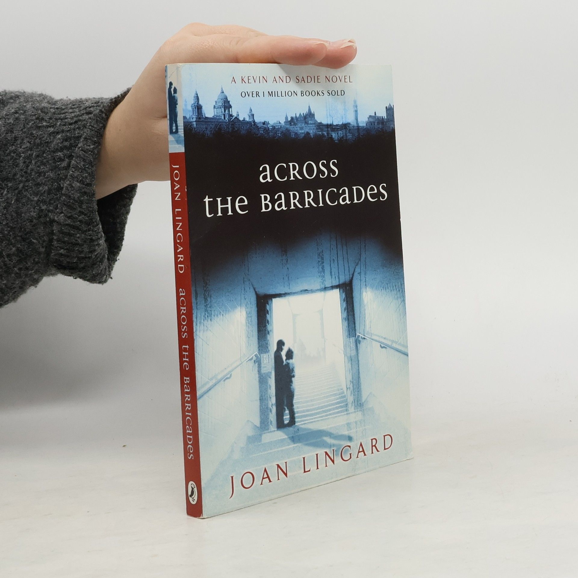 Joan Lingard Across the Barricades