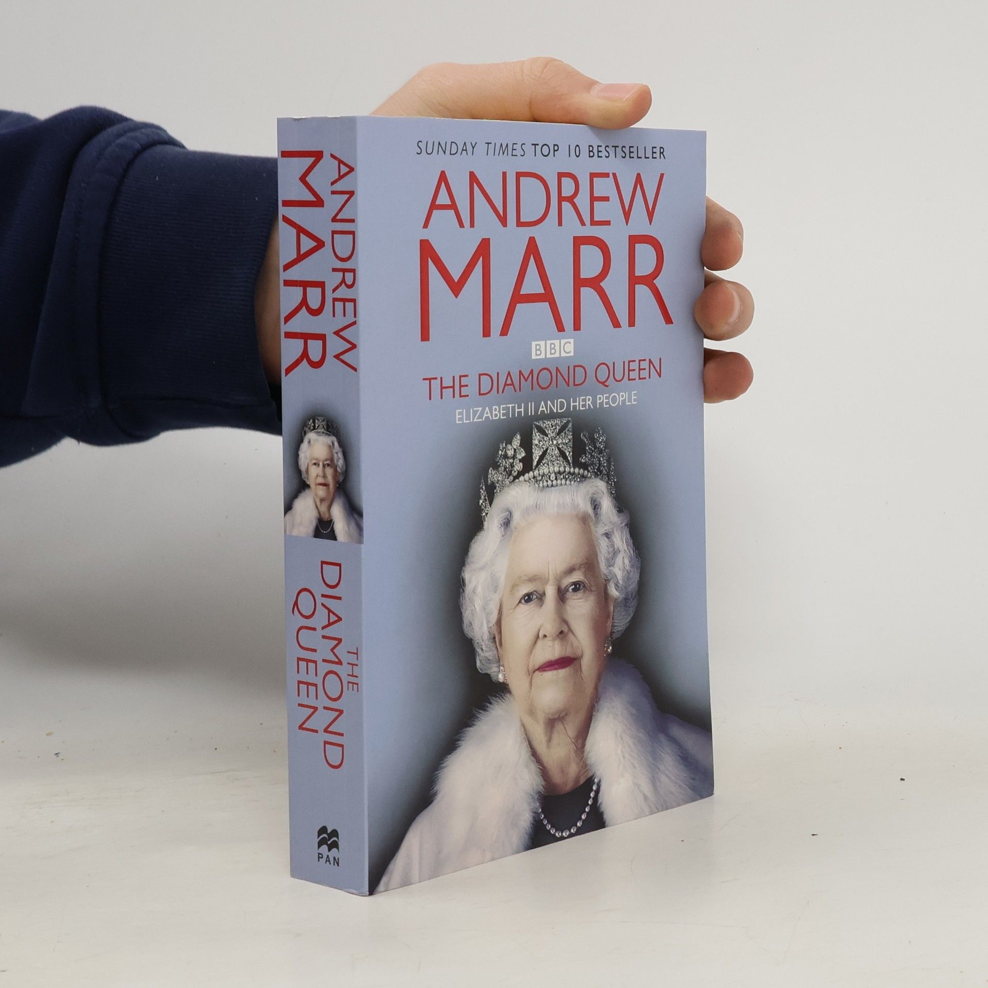 The diamond Queen : Elizabeth II and her people