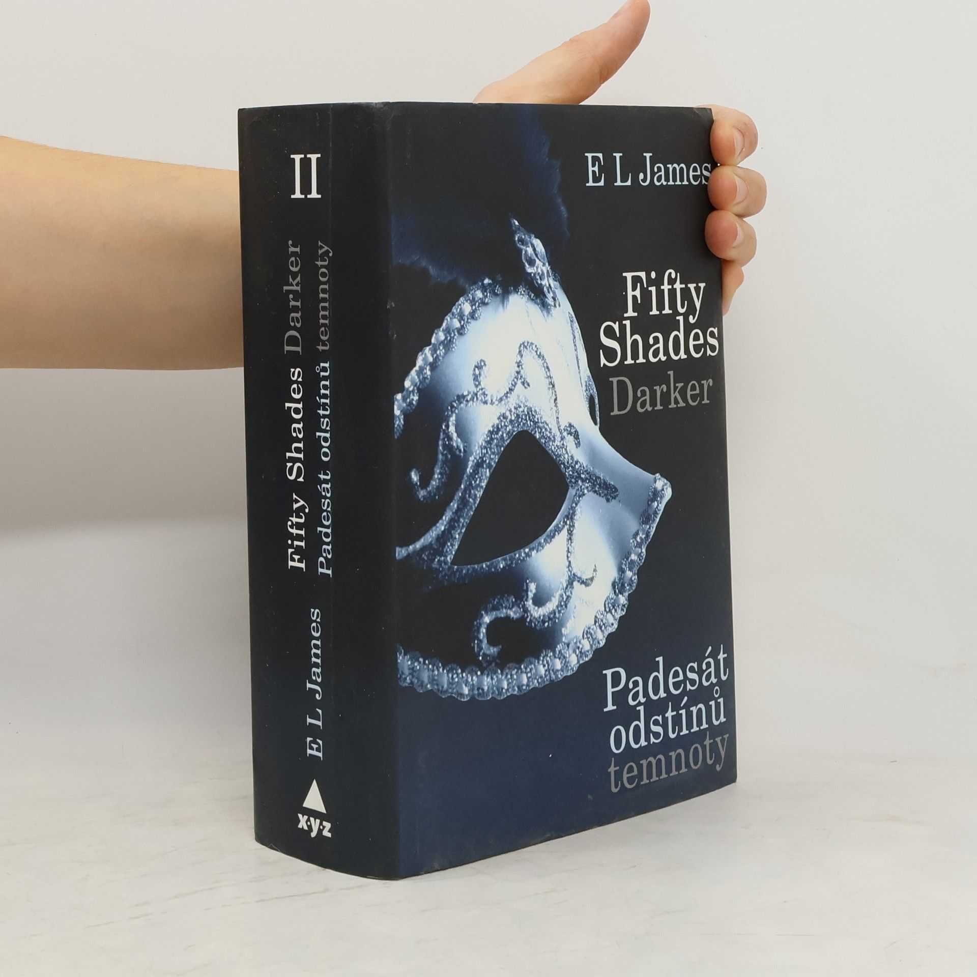 E. L. James Padesát odstínů temnoty
