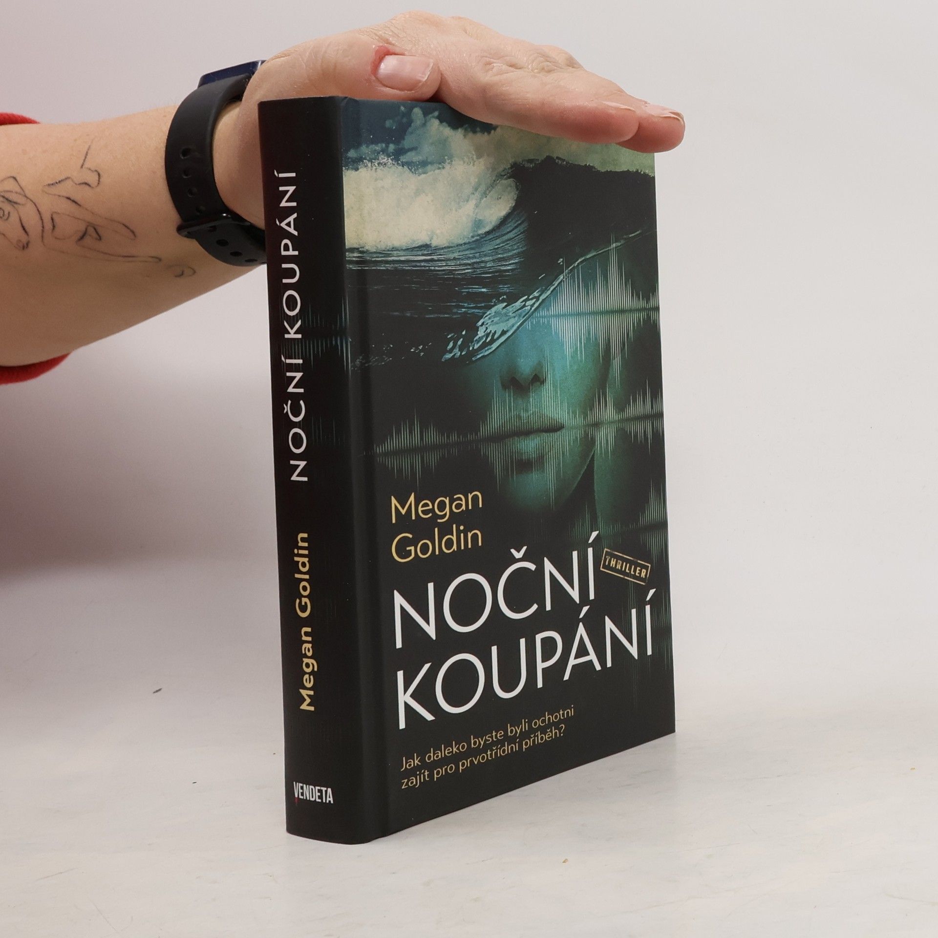 Megan Goldin Noční koupání