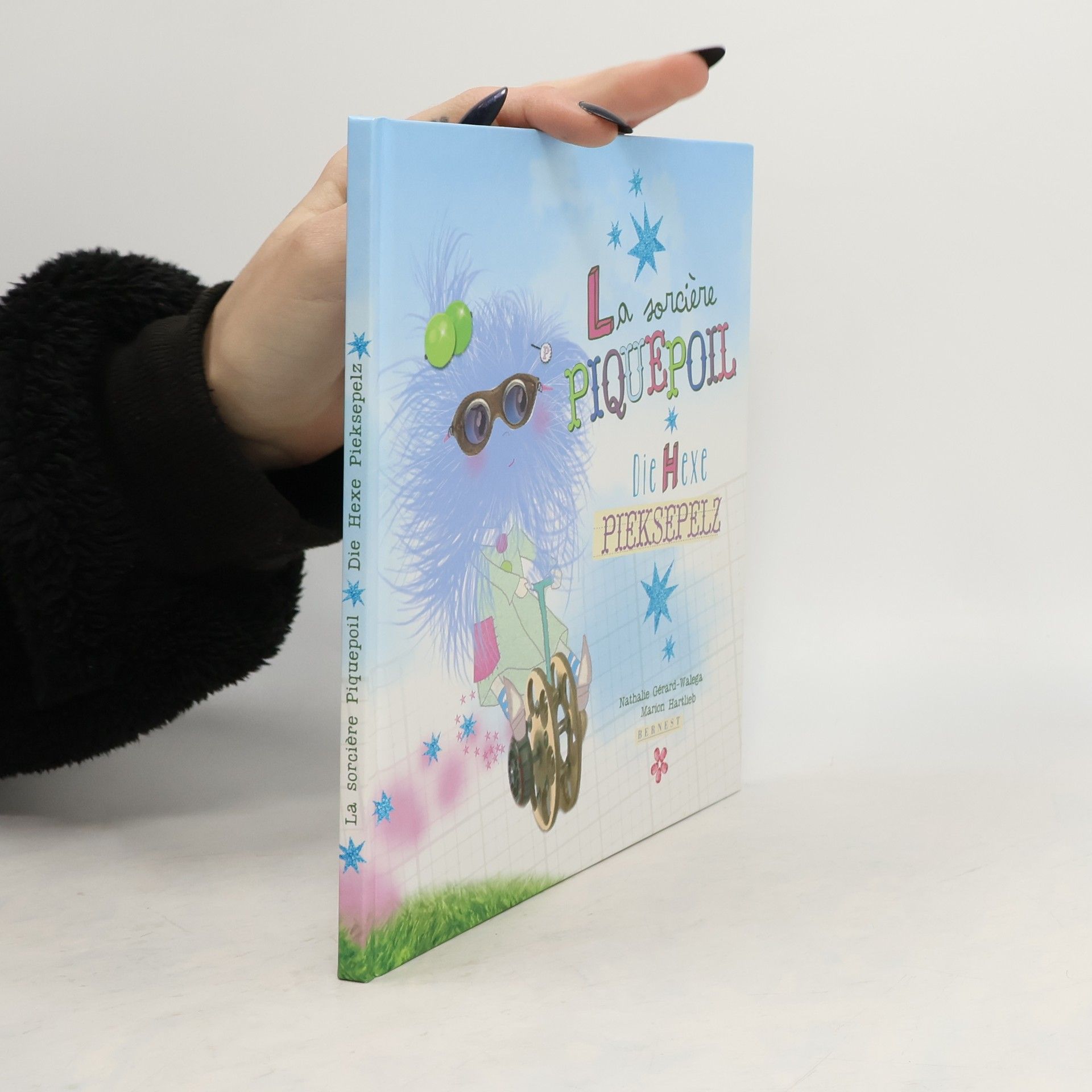 Nathalie Gerard-Walega La sorcière Piquepoil / Die Hexe Pieksepelz