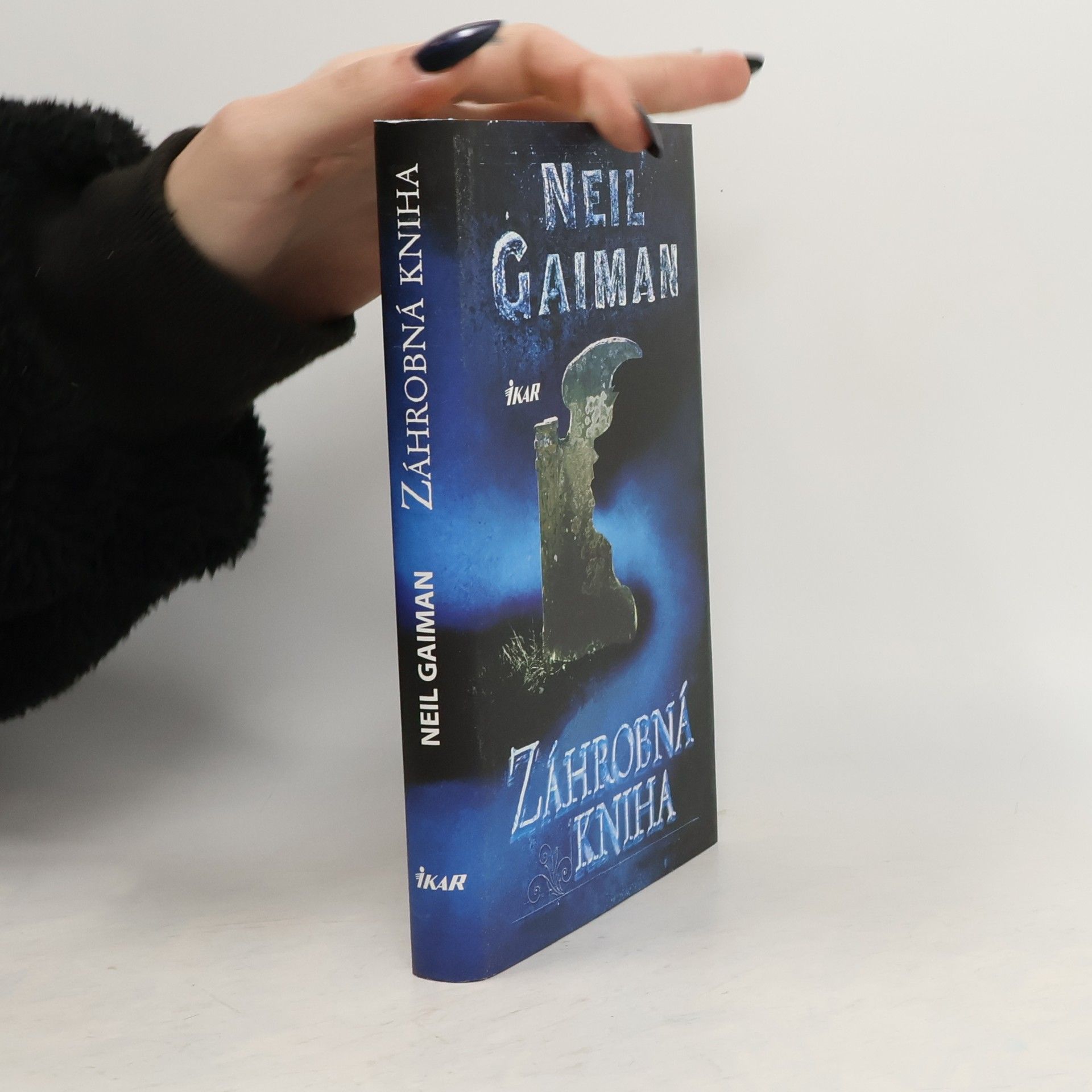 Neil Gaiman Záhrobná kniha