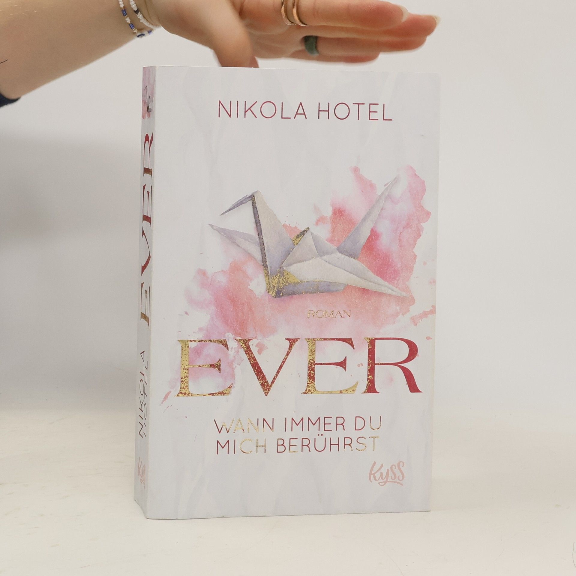 Nikola Hotel Ever. Wann immer du mich berührst