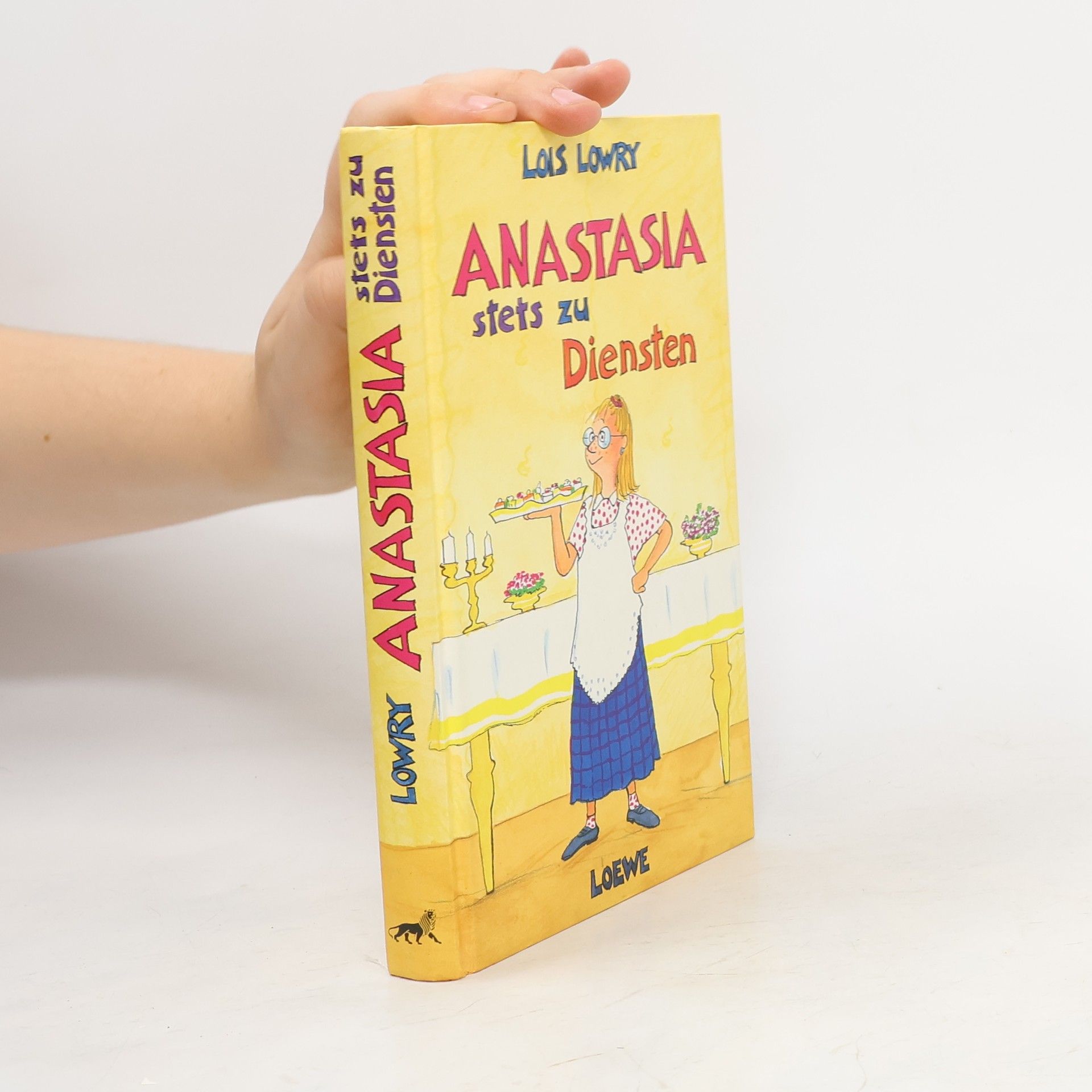 Anastasia, stets zu Diensten