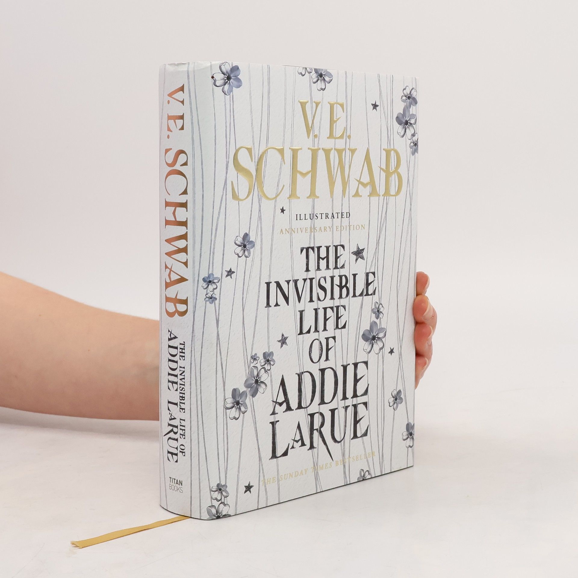 V. E. Schwab The Invisible Life of Addie Larue. Illustrated Anniversary Edition