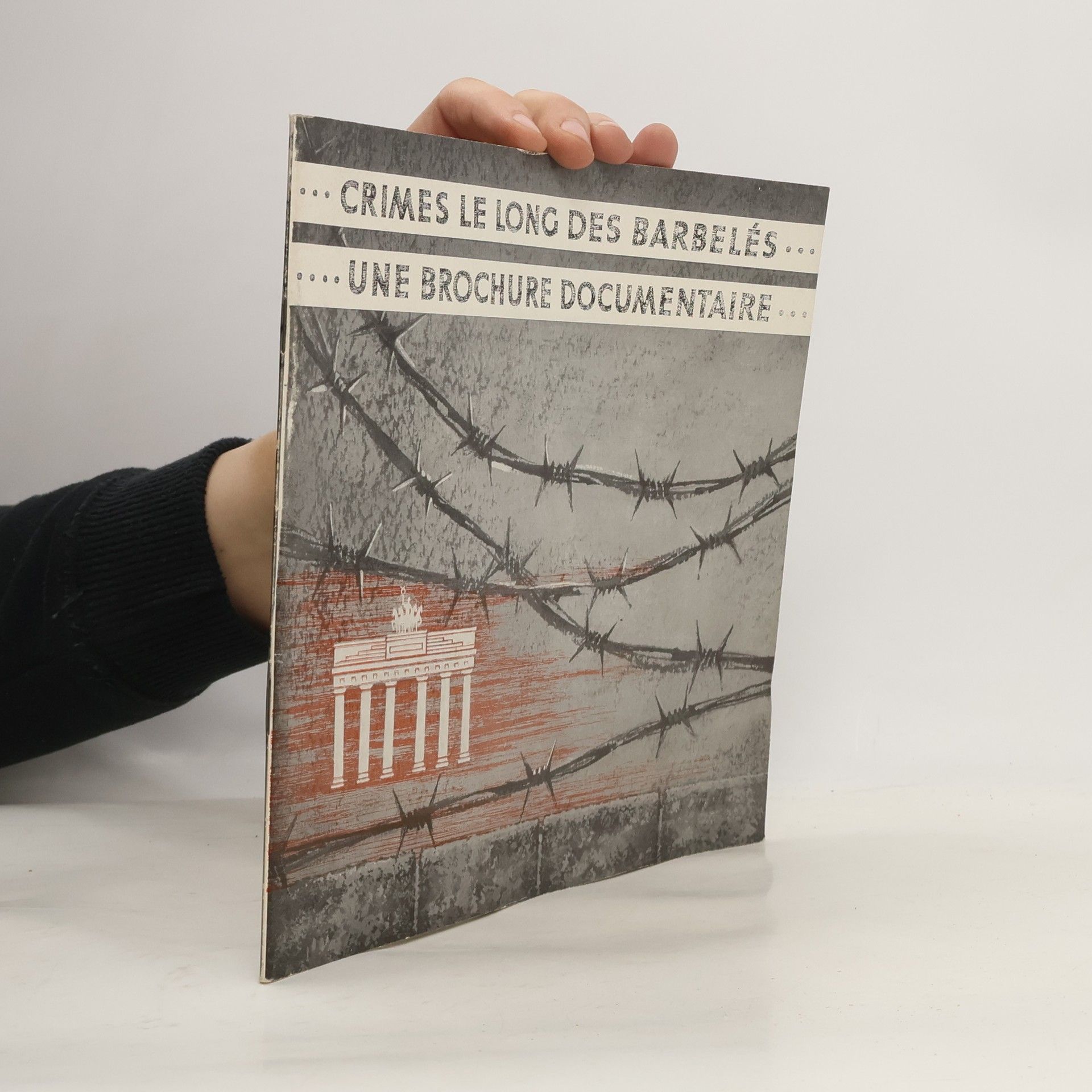 Autorenkollektiv Crimes le long des barbelés