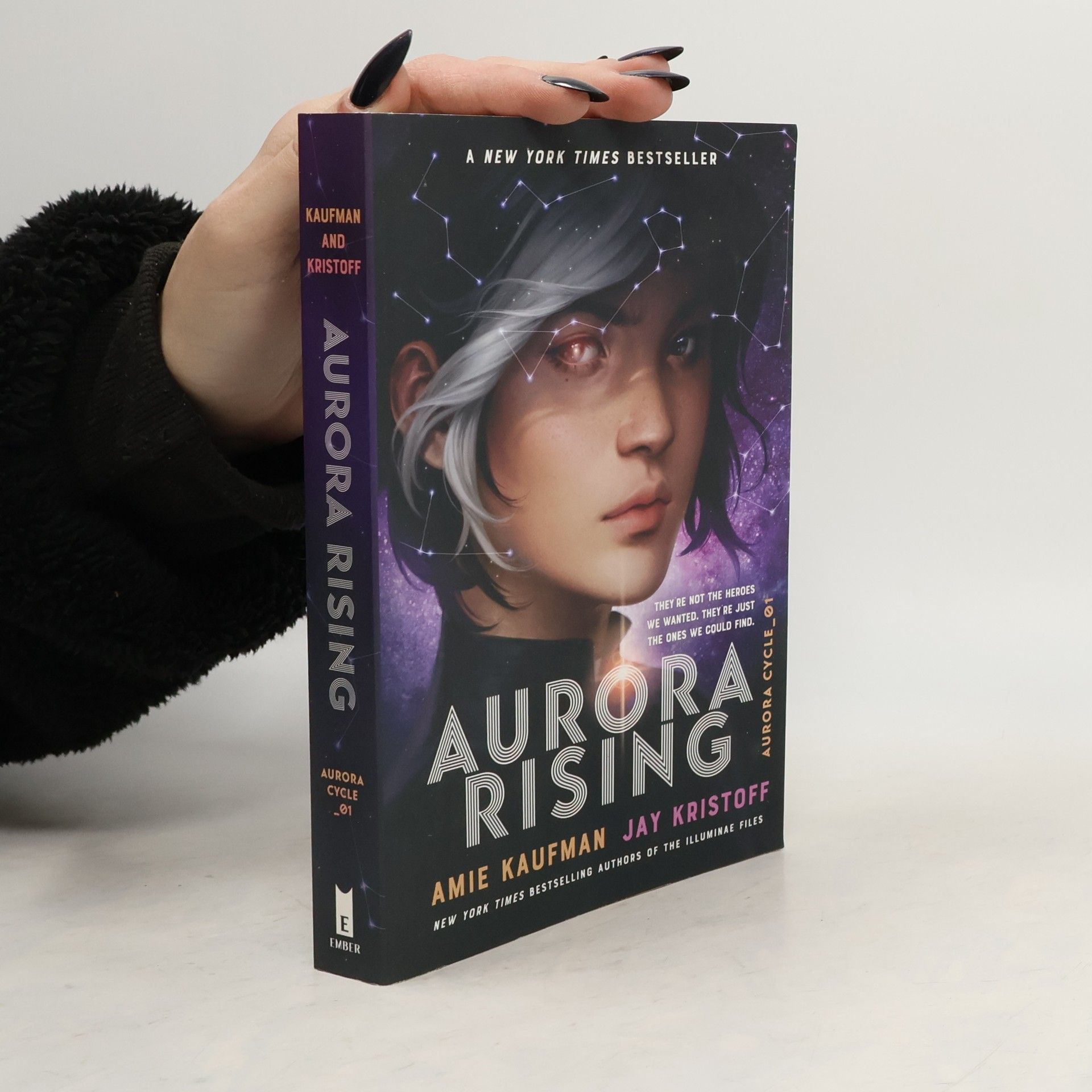 Amie Kaufman Aurora povstává