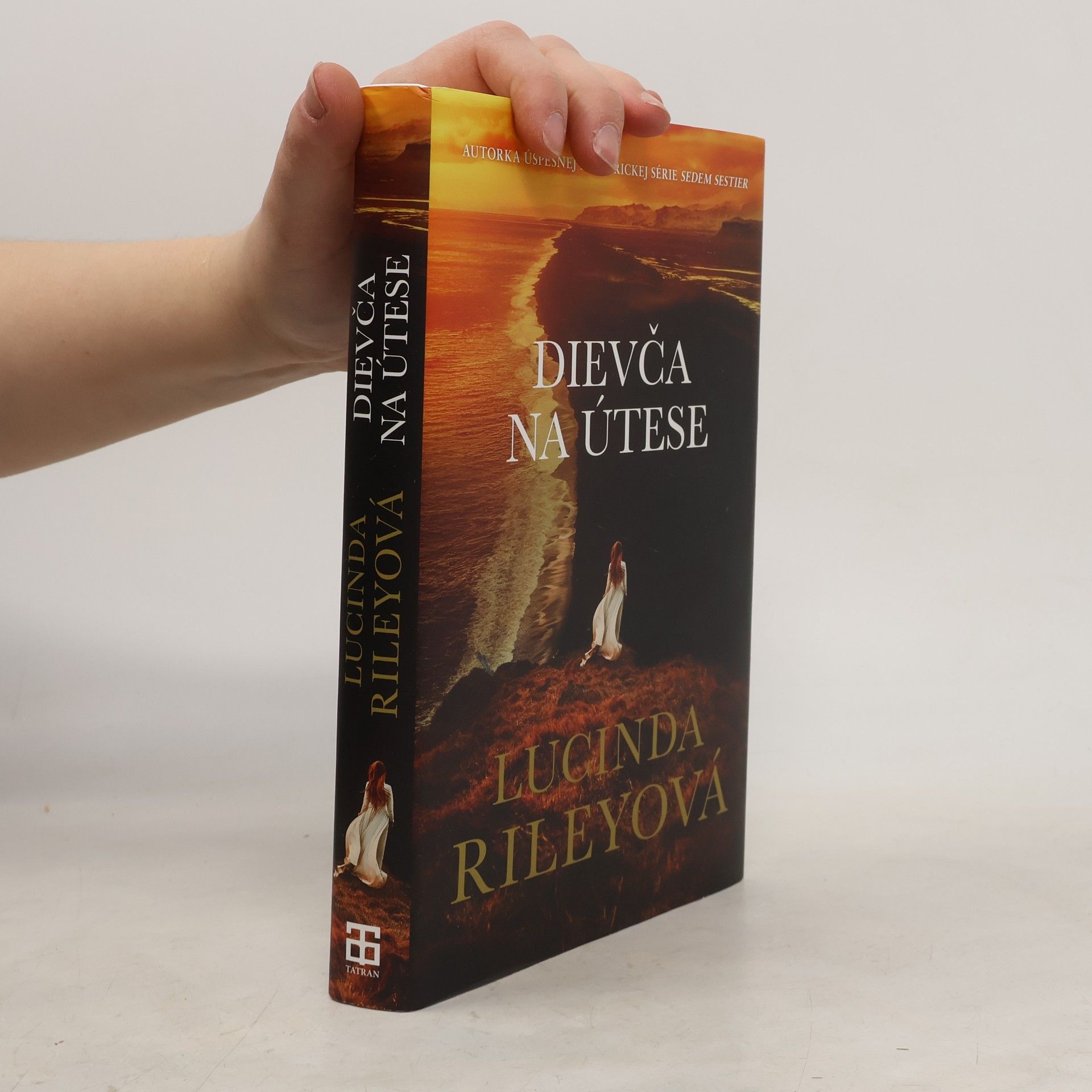 Lucinda Riley Dievča na útese