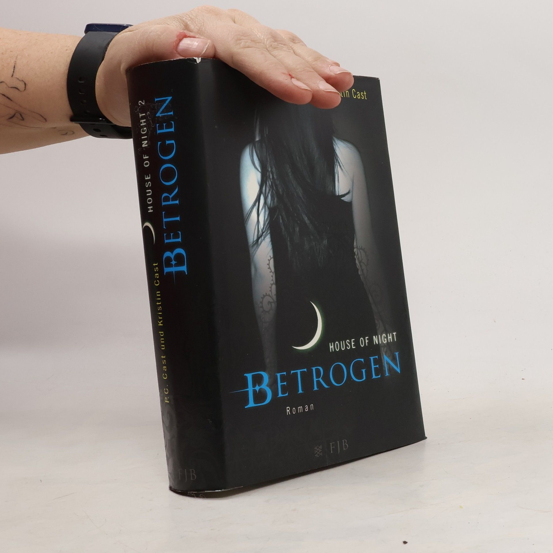 Phyllis Christine Cast House of Night 2. Betrogen
