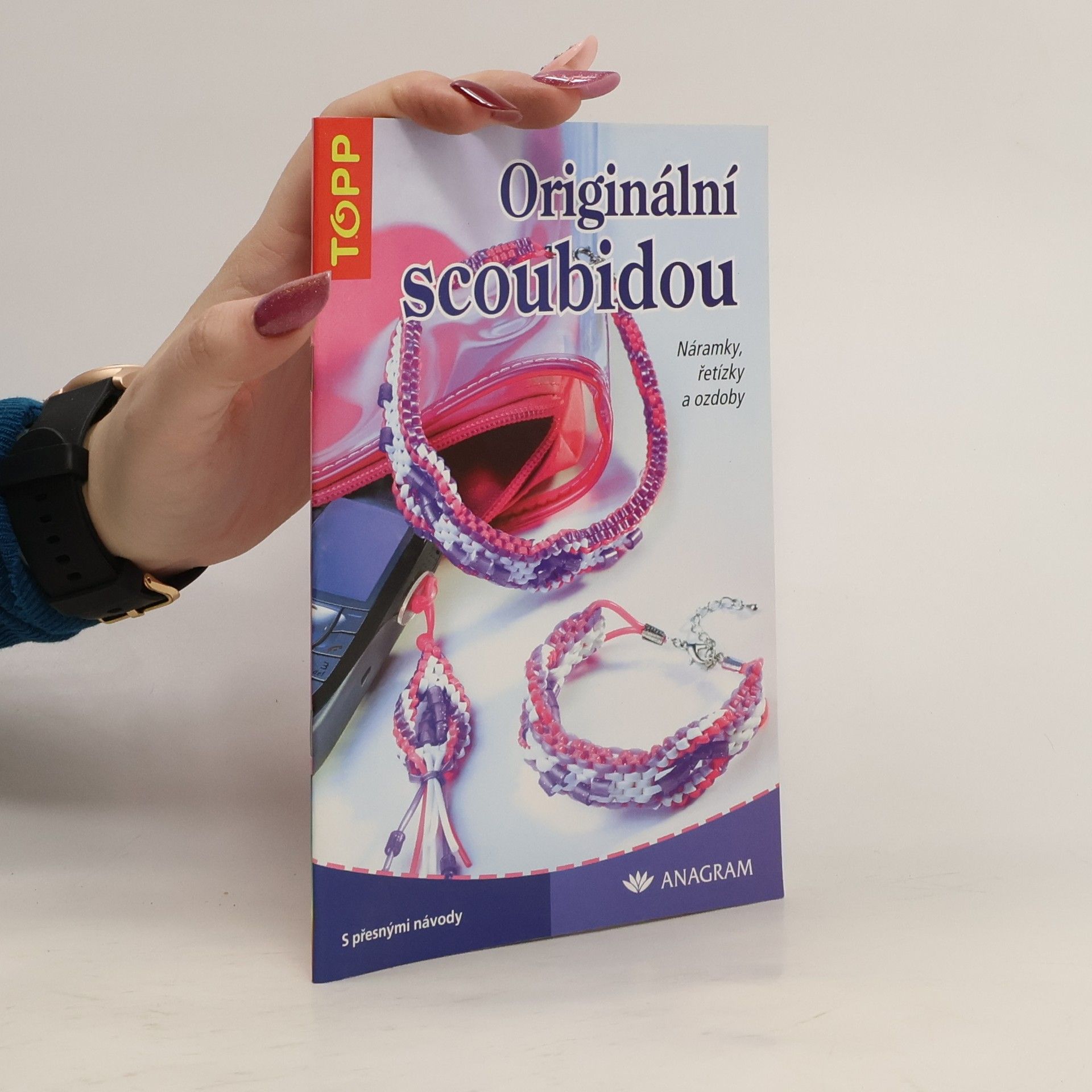 Sieglinde Holl Originální scoubidou : náramky, řetízky a ozdoby