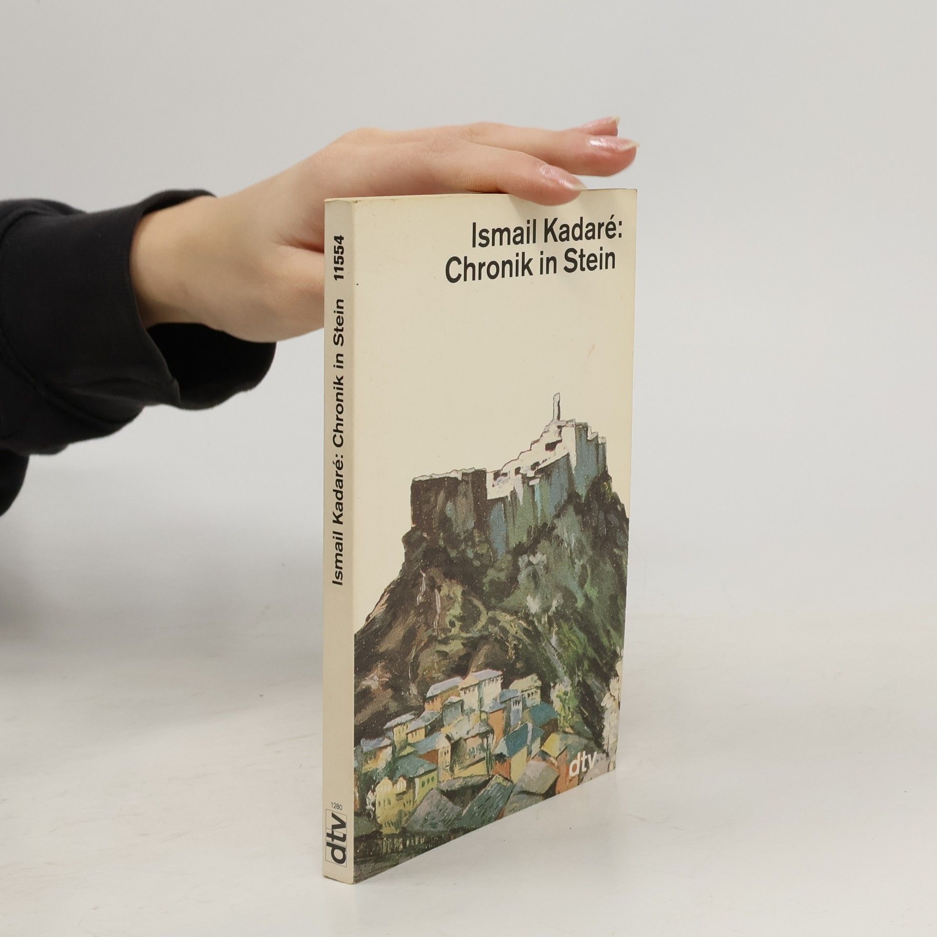 Ismail Kadare Chronik in Stein