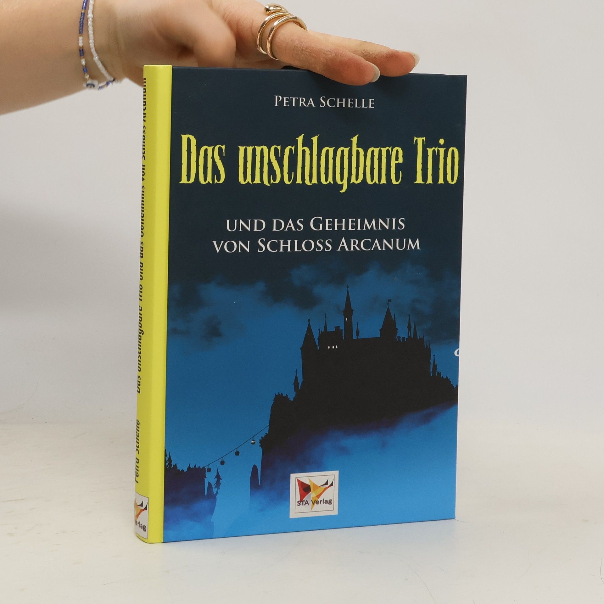 Das unschlagbare Trio und das Geheimnis von Schloss Arcanum