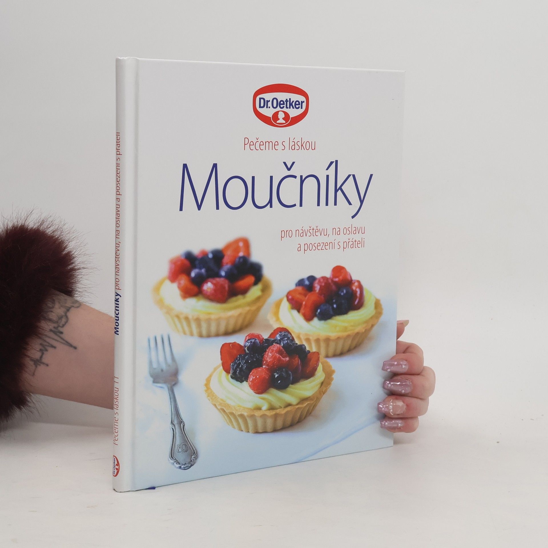 Eva Karasová Pečeme s láskou 11. Moučníky pro návštěvu, na oslavu a posezení s přáteli