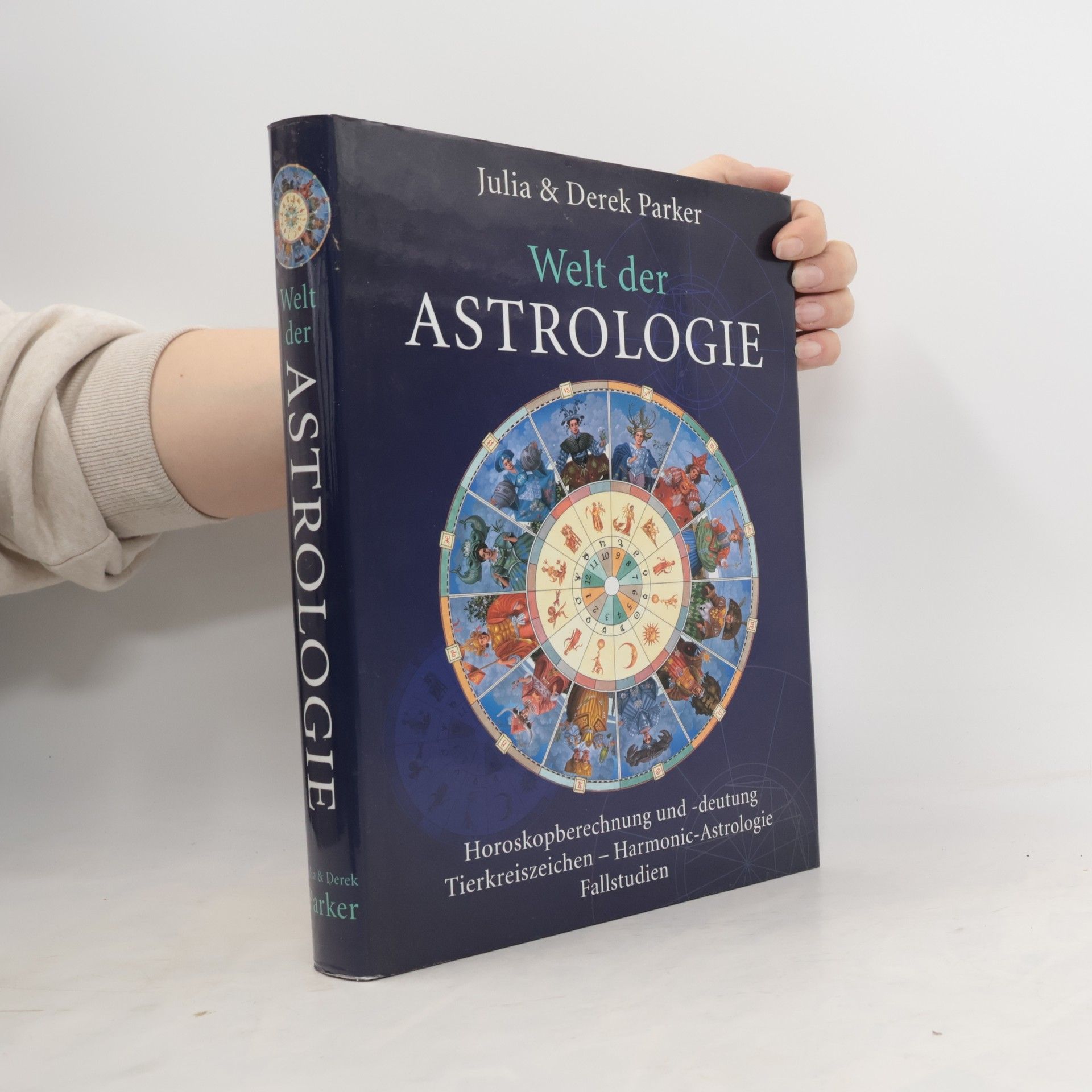 Julia a Derek Parkerovci Welt der Astrologie