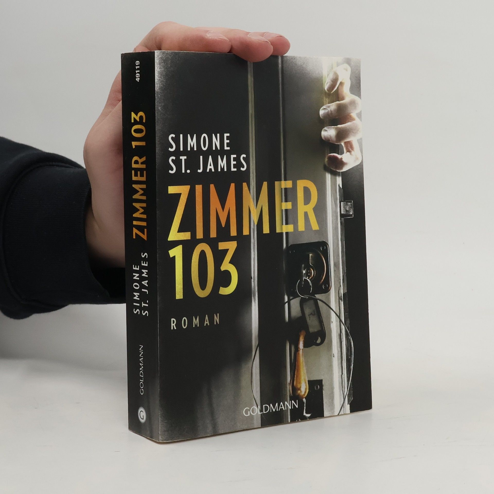 Simone St. James Zimmer 103