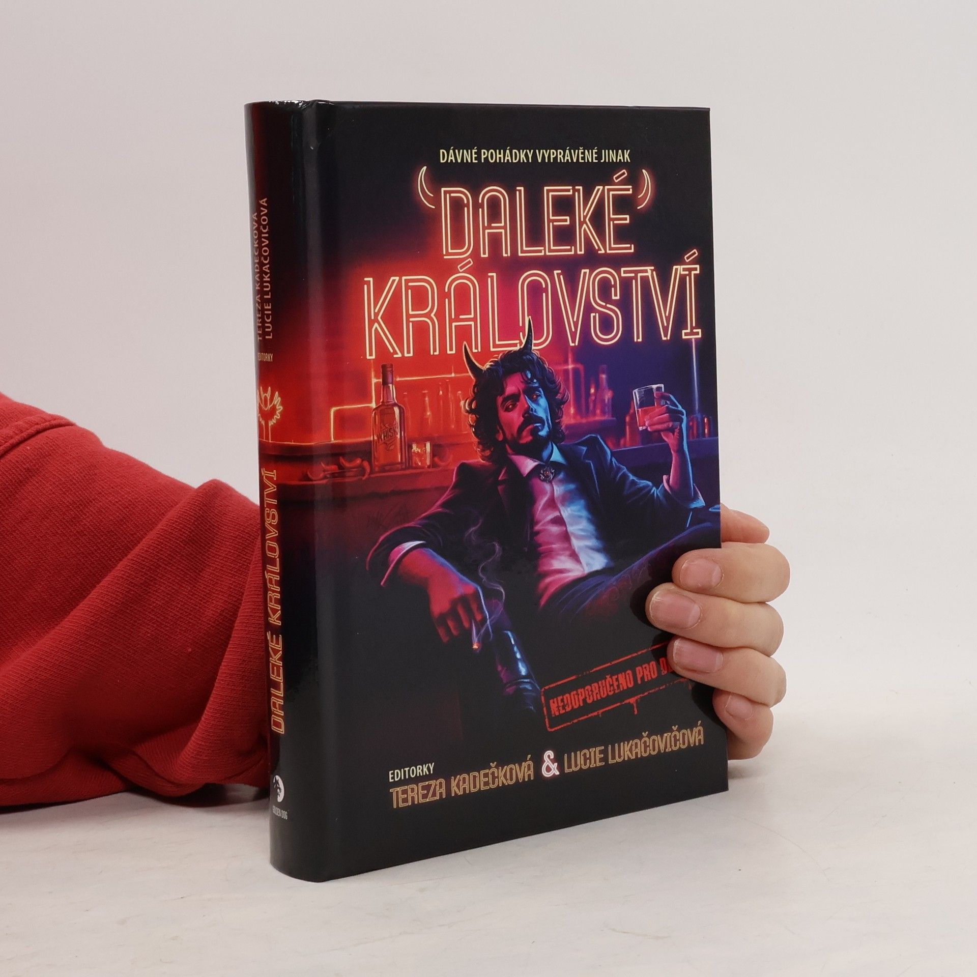 Daleké království : dávné pohádky vyprávěné jinak