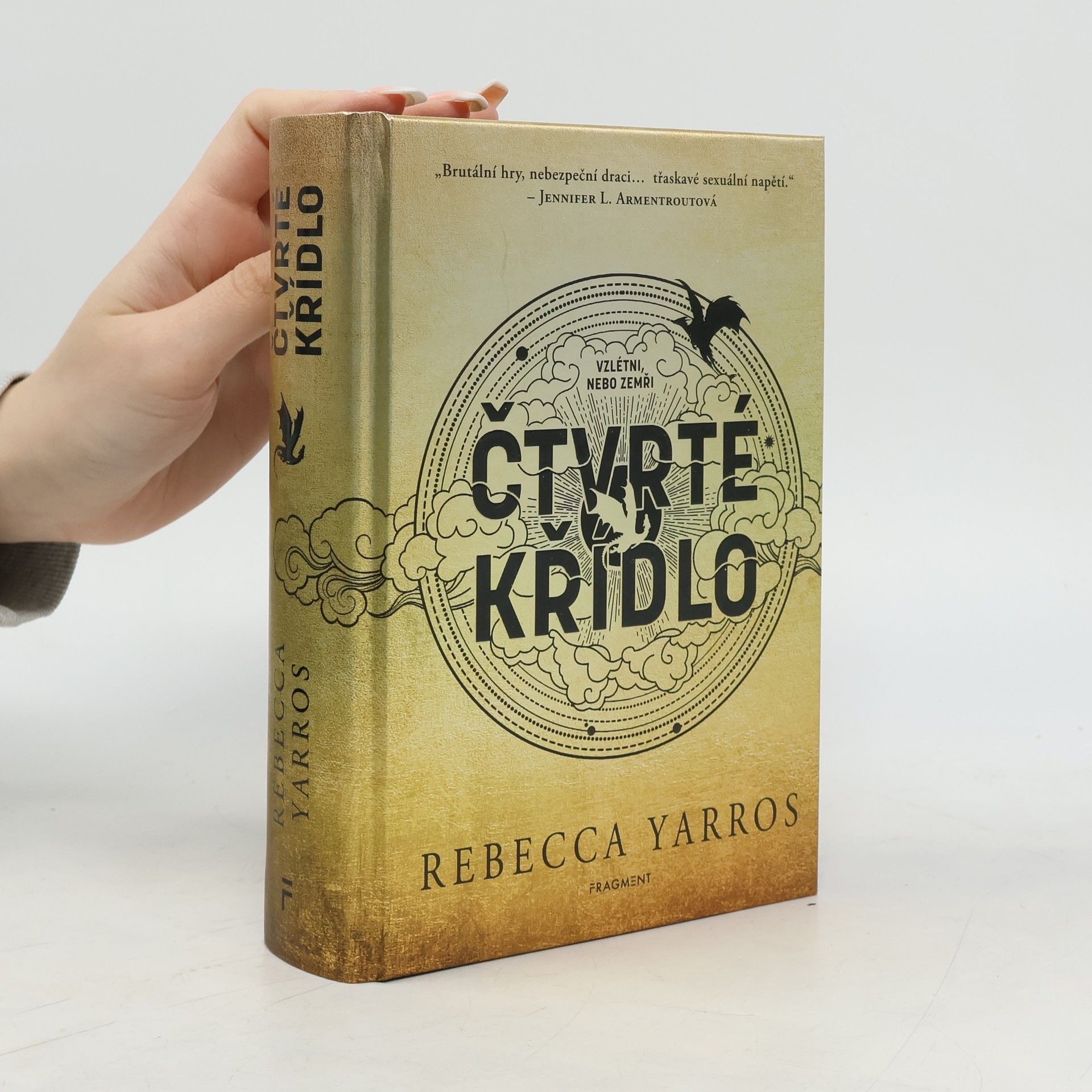 Rebecca Yarros Čtvrté křídlo