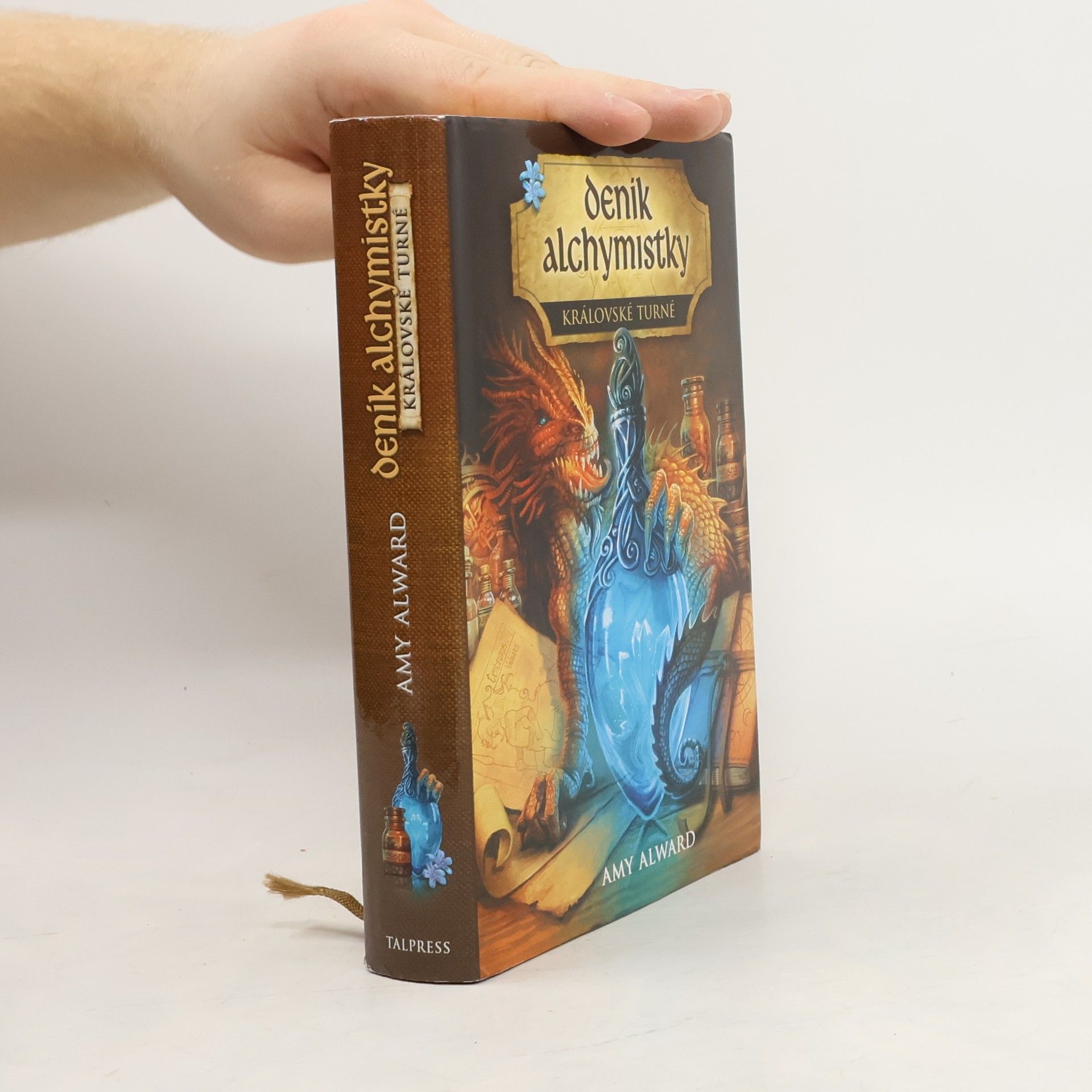 Amy Alward Královské turné