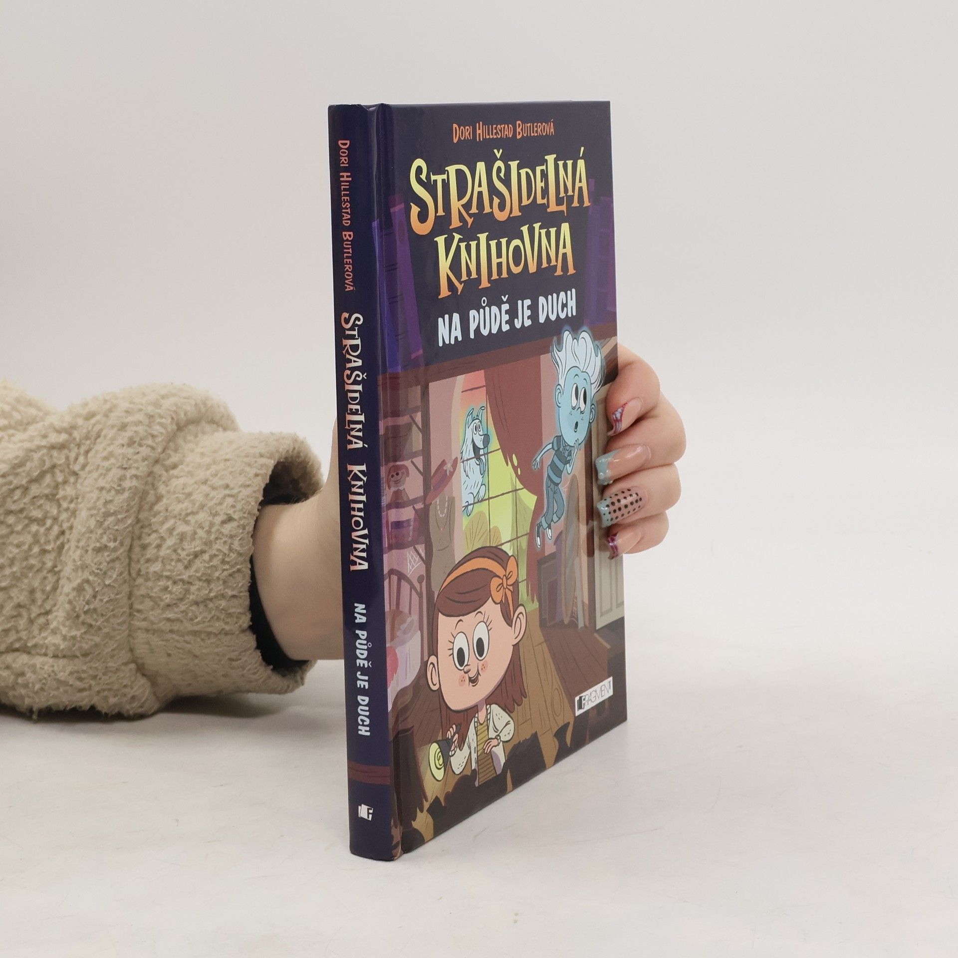 Dori Hillestad Butler Na půdě je duch