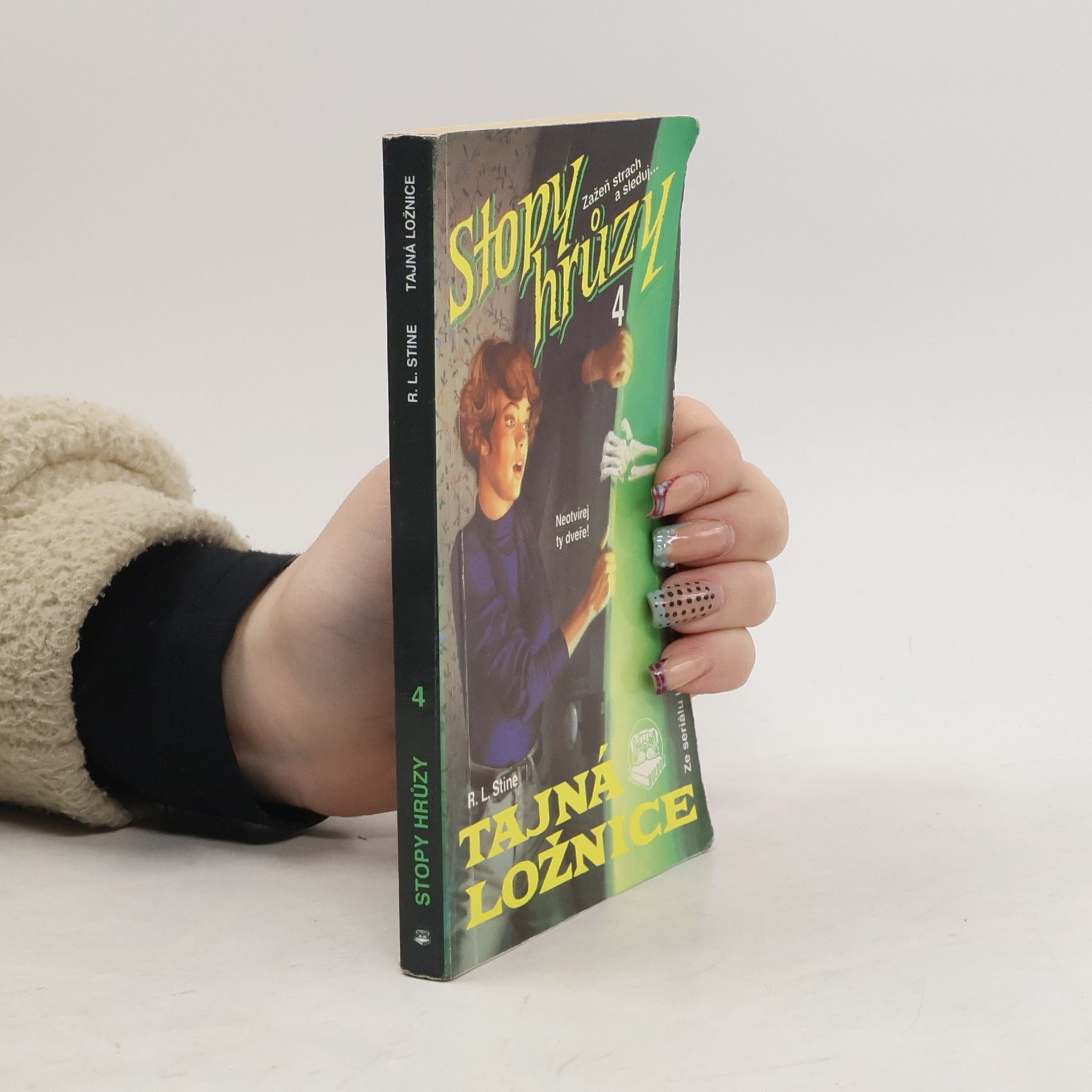 R. L. Stine Tajná ložnice. Stopy hrůzy 4.