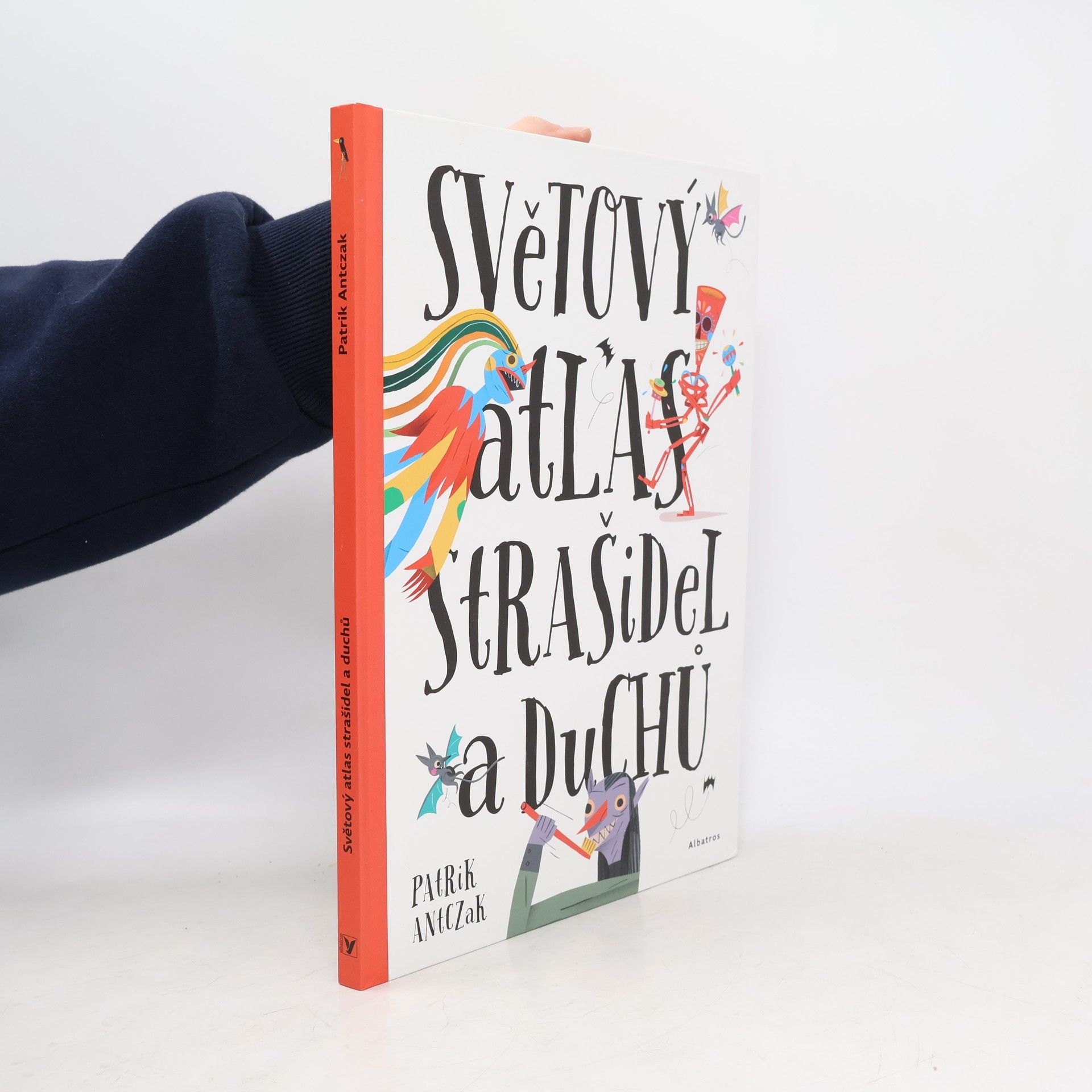 Petra Bartíková Světový atlas strašidel a duchů