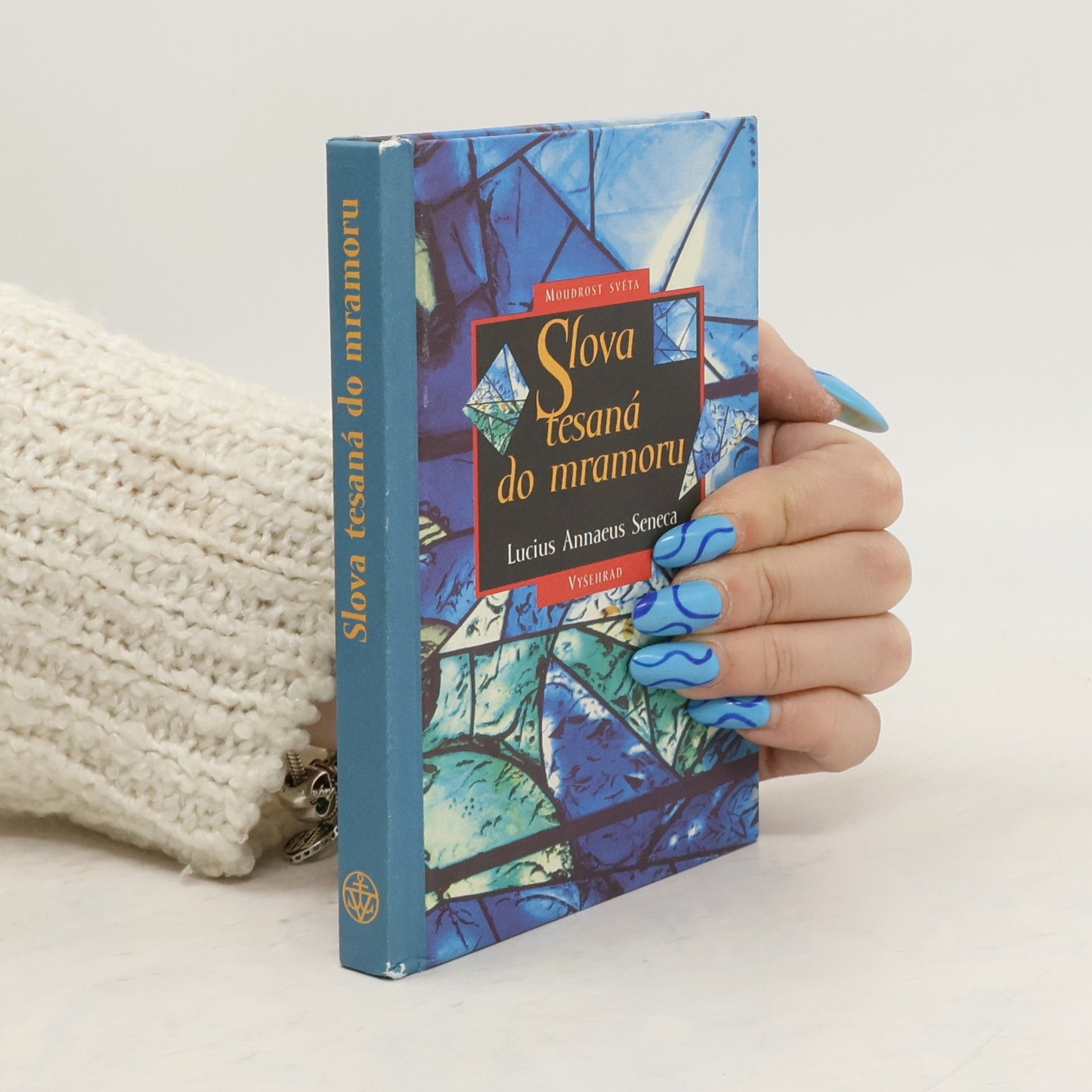 Seneca Slova tesaná do mramoru