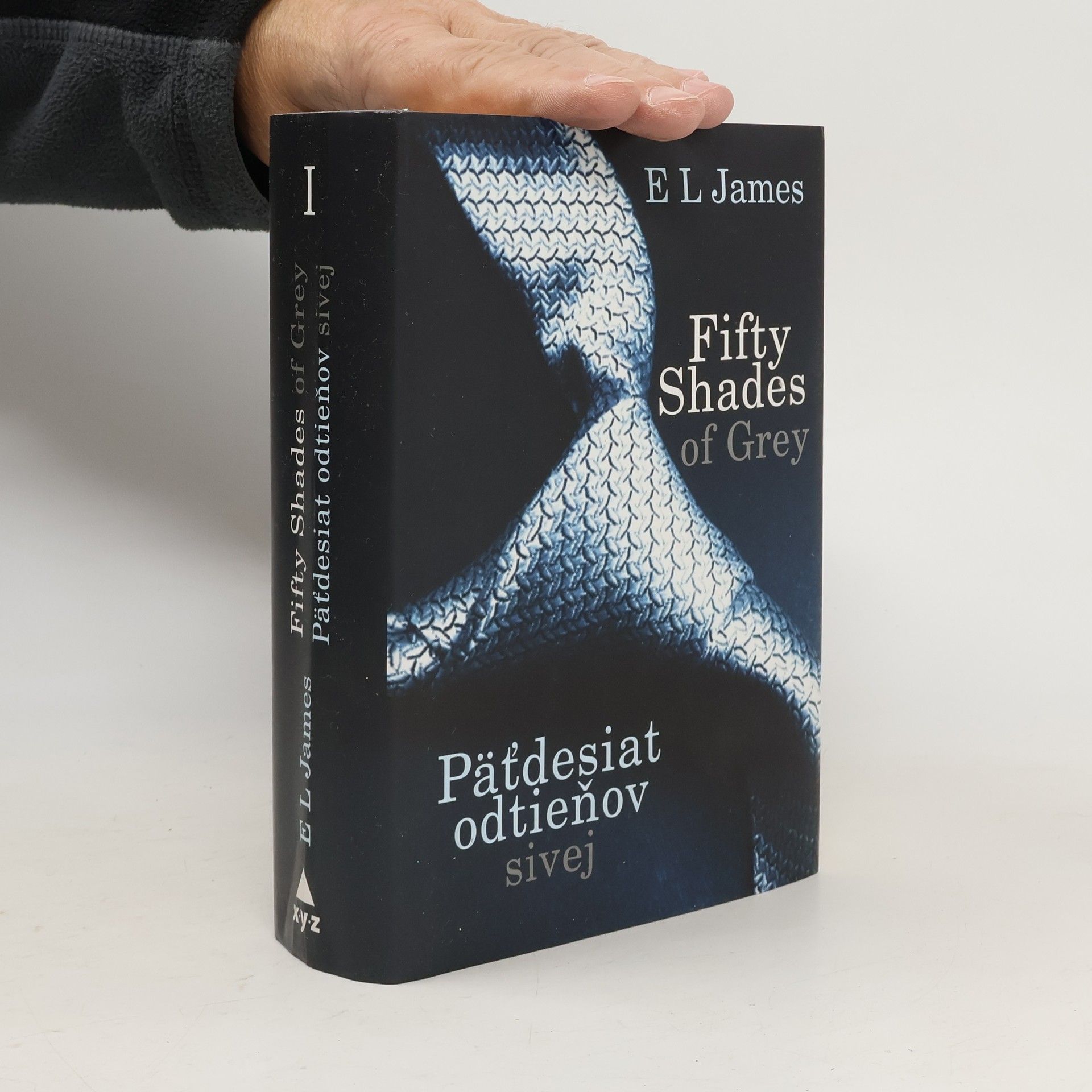 E. L. James Päťdesiat odtieňov sivej