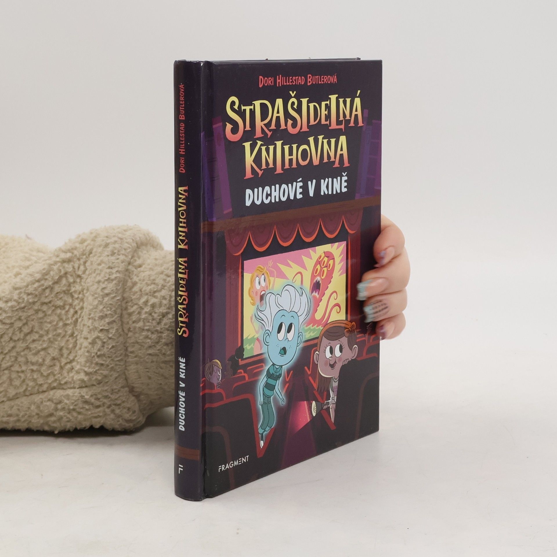 Dori Hillestad Butler Strašidelná knihovna. Duchové v kině