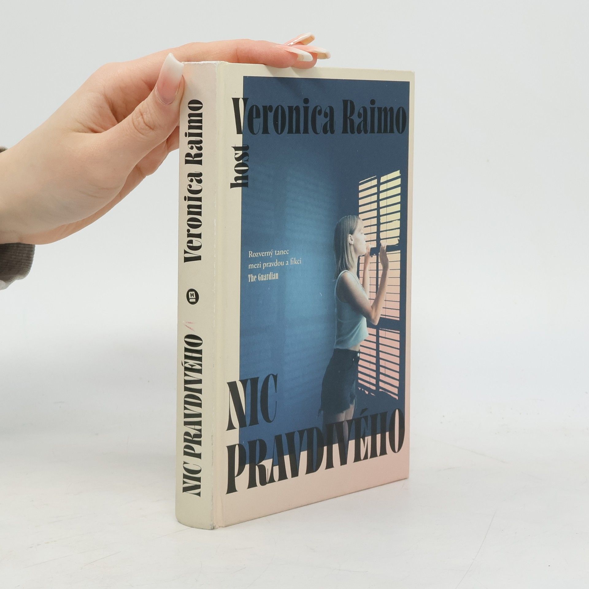 Veronica Raimo Nic pravdivého