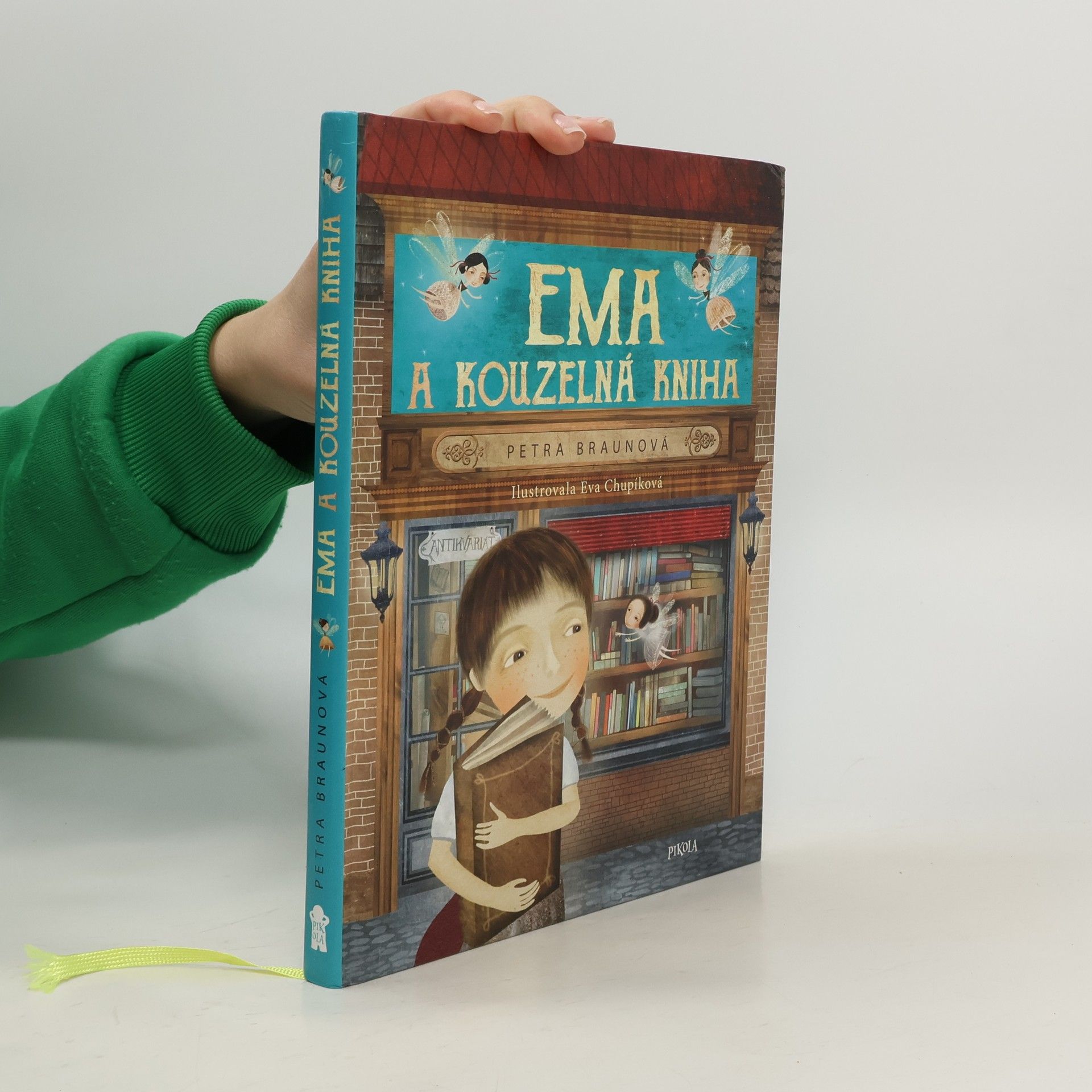 Ema a kouzelná kniha